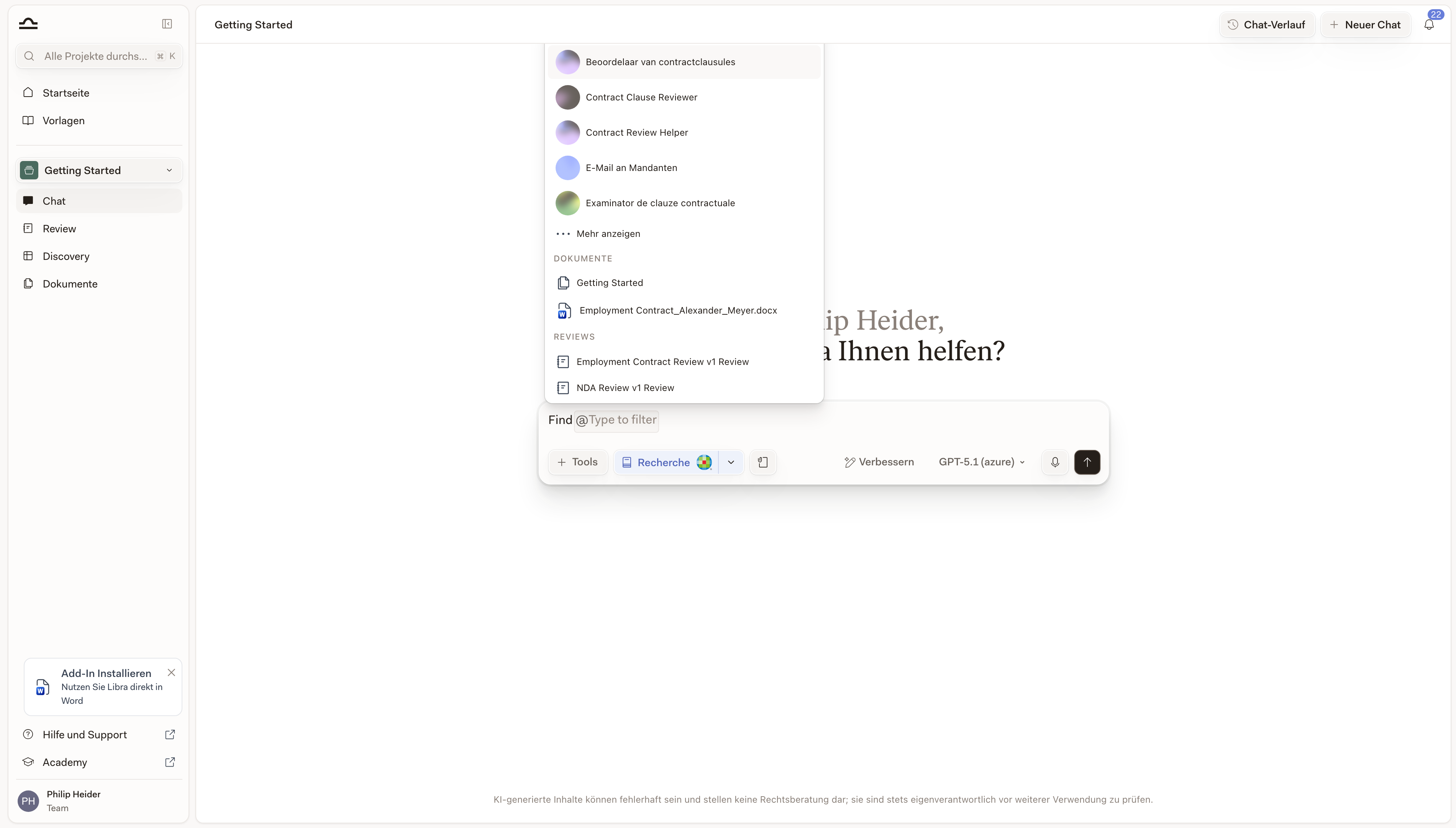 Geöffnete Chat-Kontextauswahl mit den Abschnitten Assistants, Dokumente, Discoveries und Reviews sowie einer aufgeführten Discovery