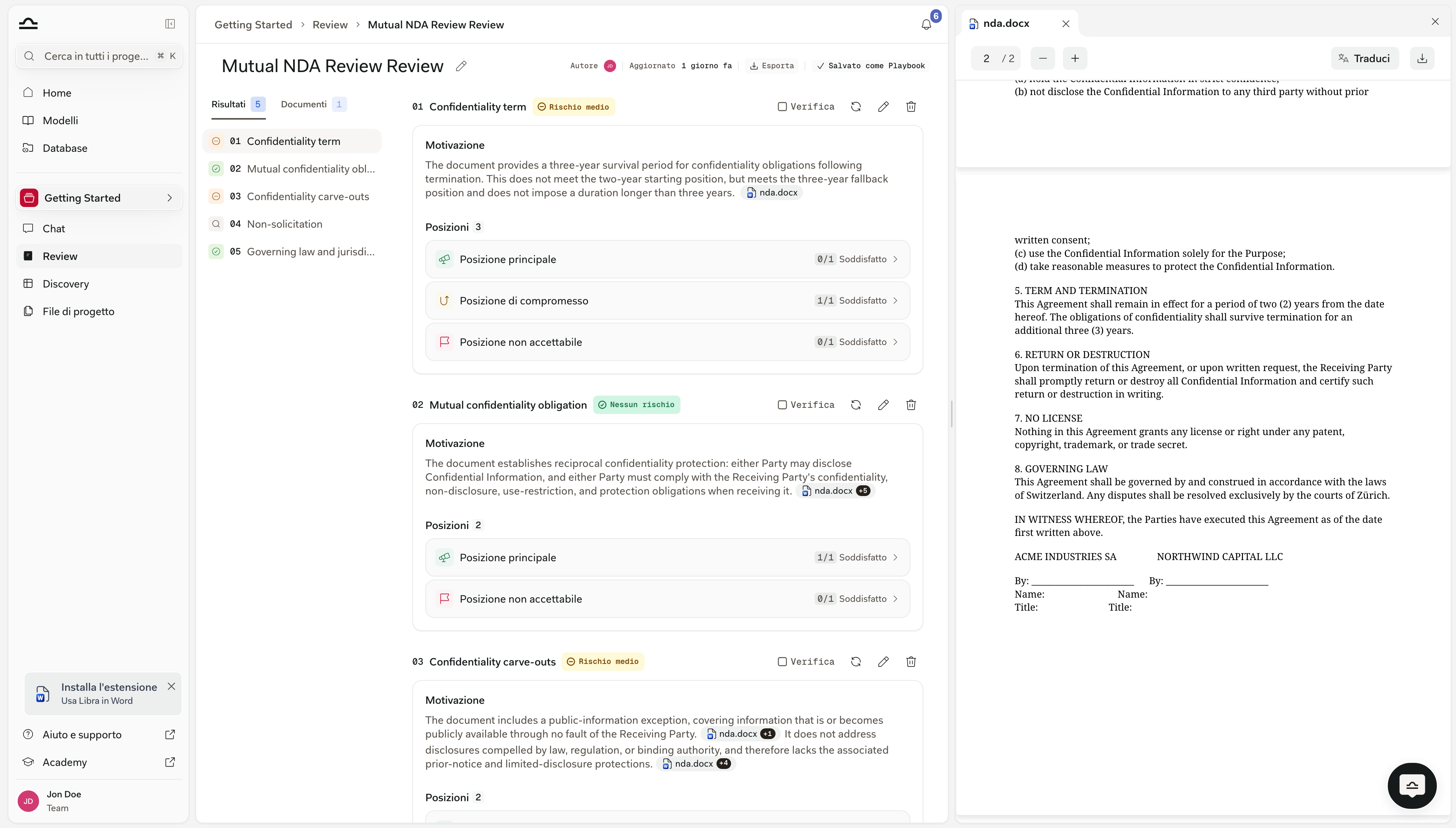 Vista Review a schermo intero con Argomenti numerati, motivazioni, Posizioni e badge di rischio
