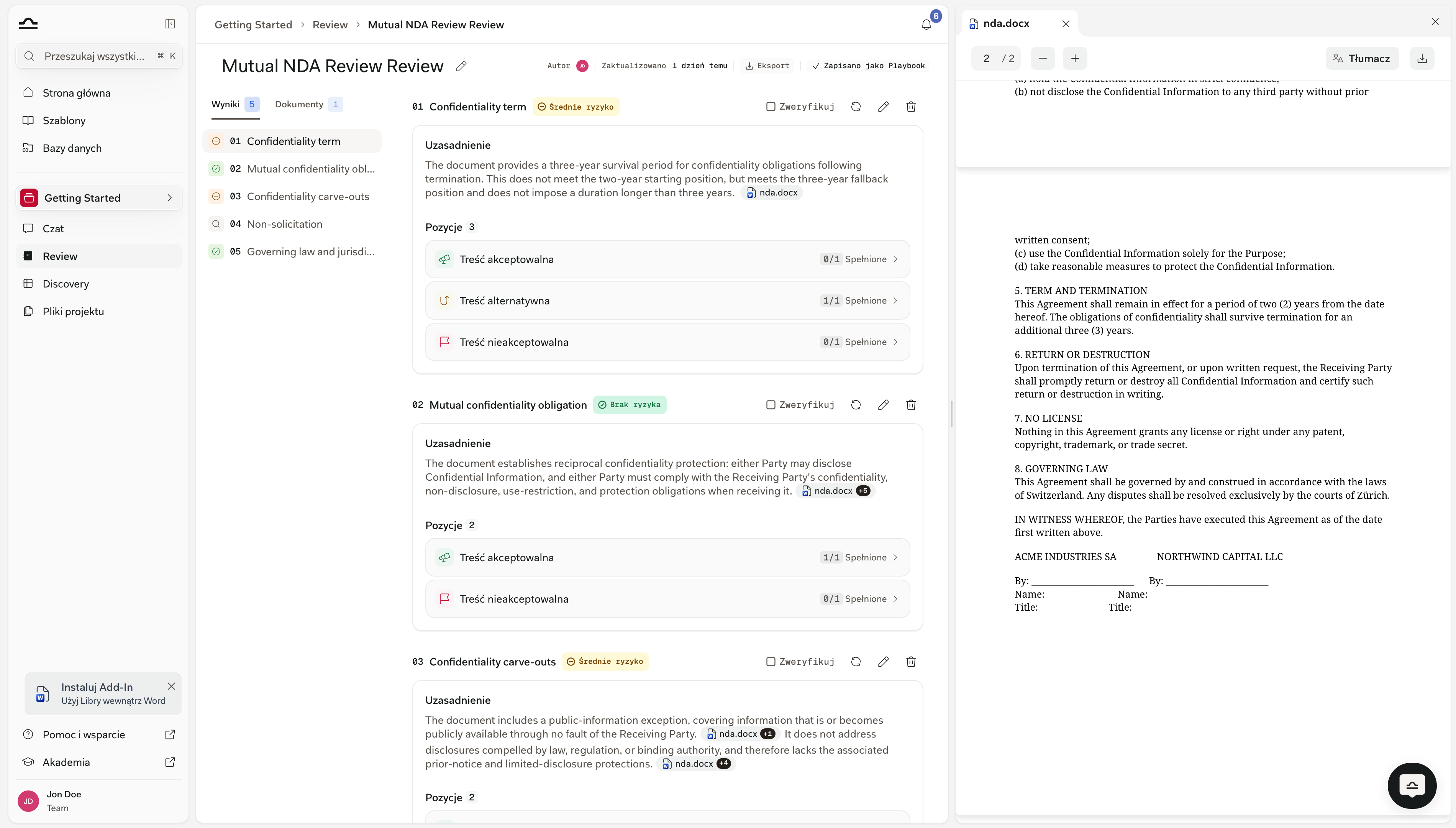 Pełnoekranowy widok Review z ponumerowanymi Tematami, uzasadnieniem, Stanowiskami i znacznikami ryzyka