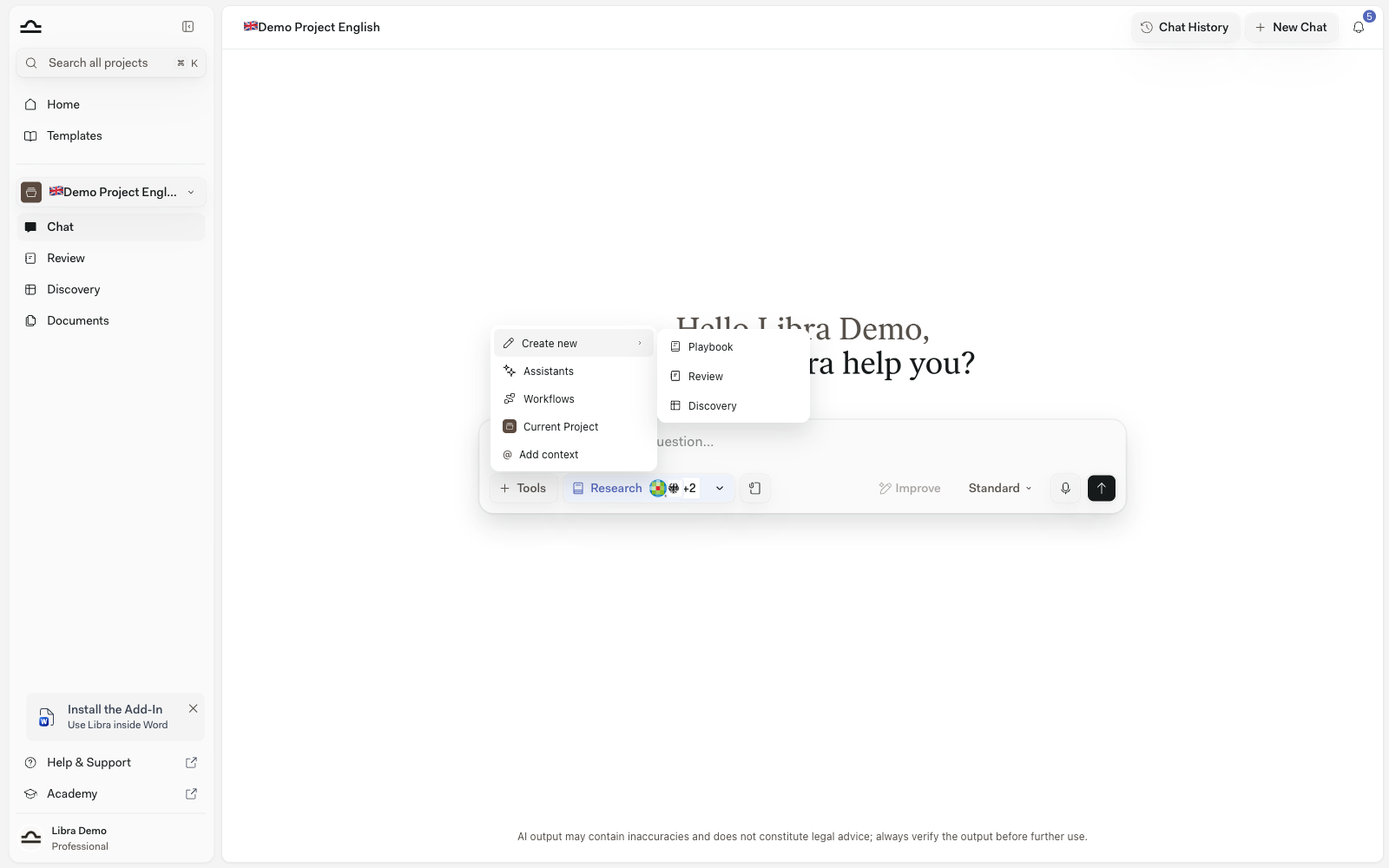 Das Tools-Menü im Chat-Composer geöffnet, wobei Neu erstellen zu Playbook, Review und Discovery aufgeklappt ist