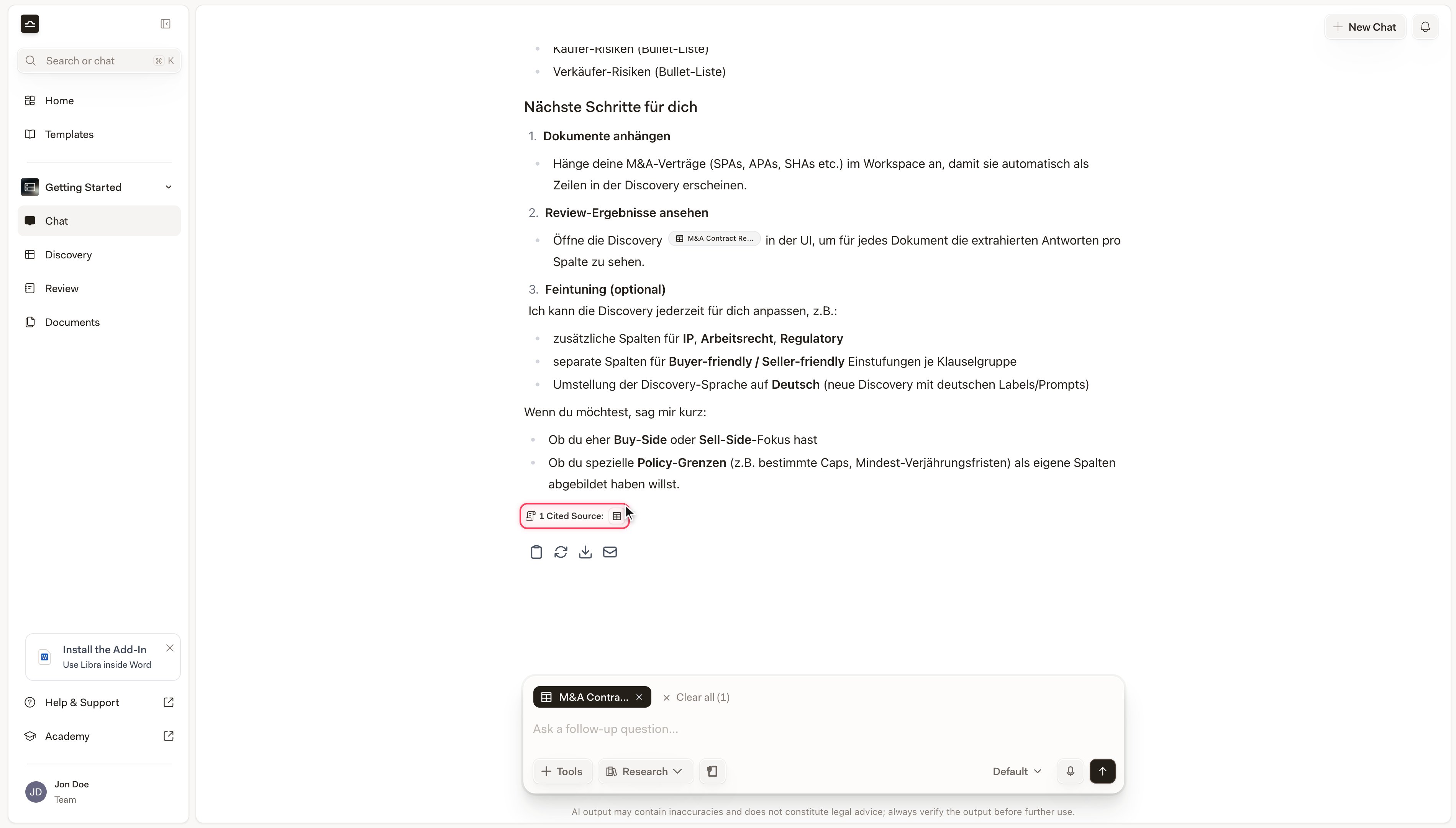 Das Quellen-Panel neben einer Chat-Antwort geöffnet, mit einer zugeklappten Karte pro zitierter Quelle