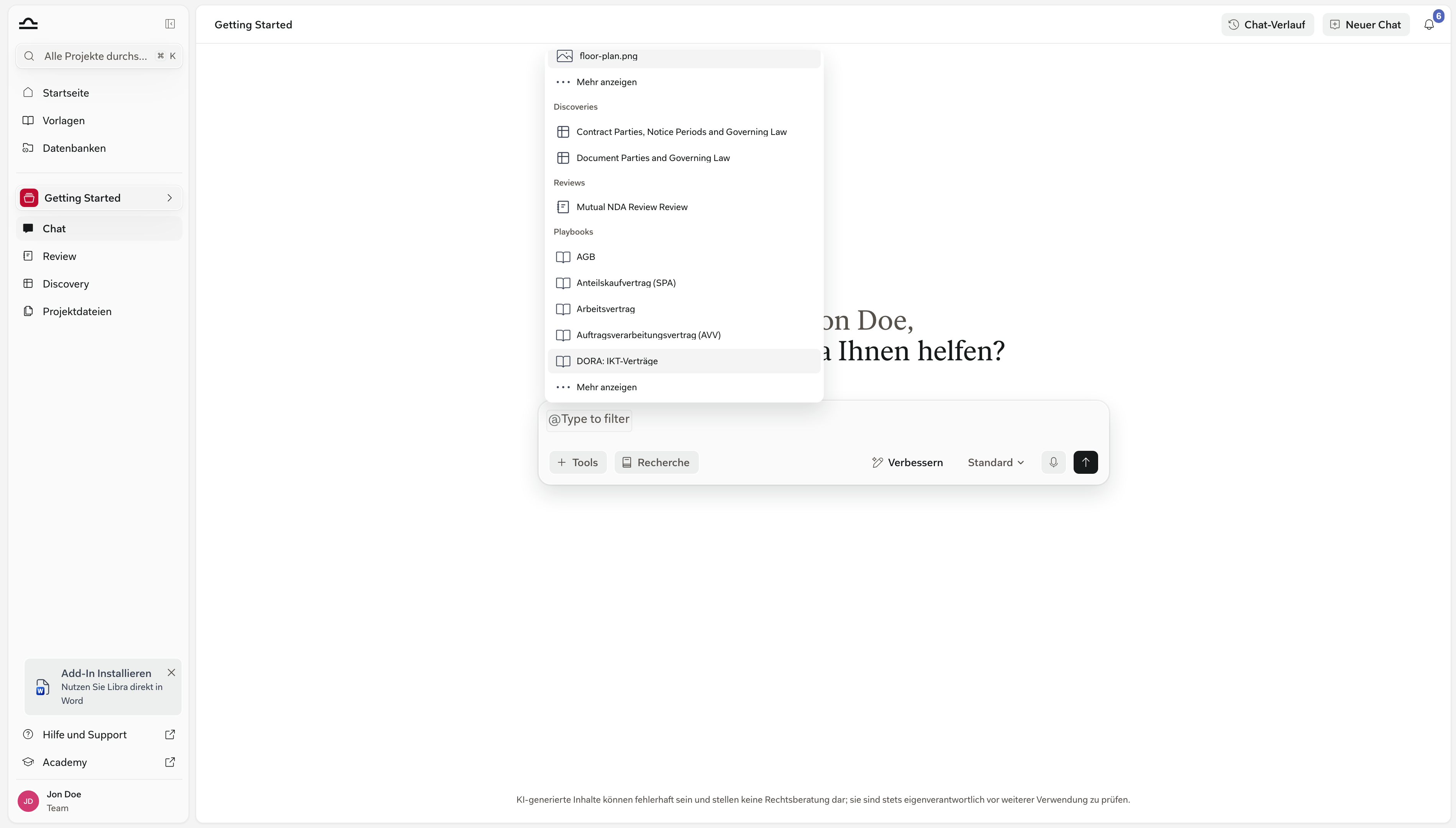 Der @-Kontext-Picker im Chat geöffnet, gescrollt zu den Gruppen Dokumente, Discoveries, Reviews und Playbooks, mit einem abgeschlossenen Review „Mutual NDA” unter Reviews