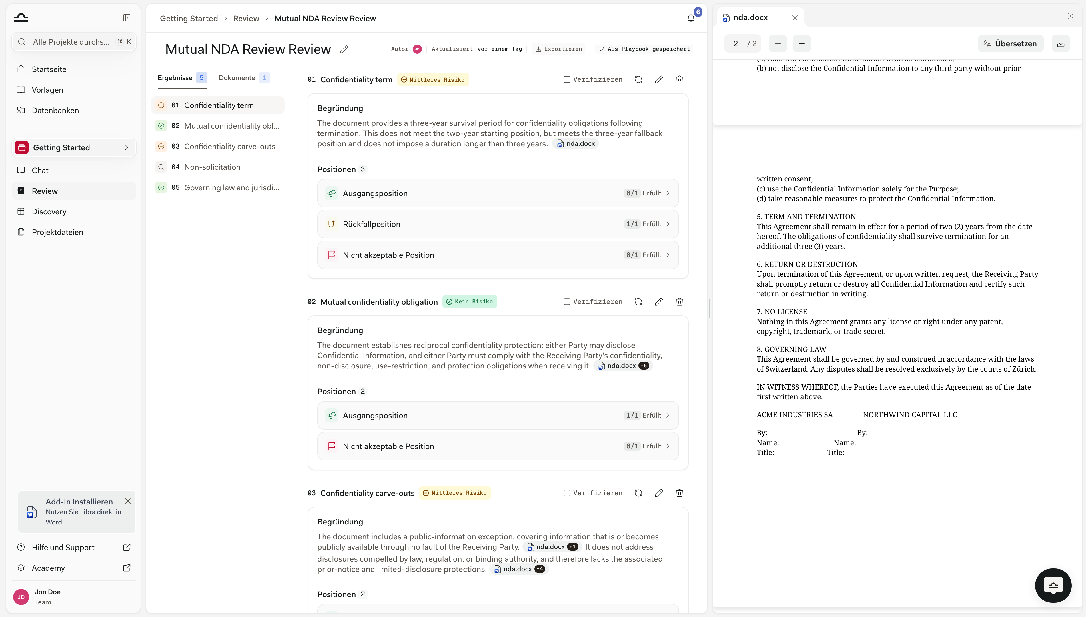 Vollbildansicht des Reviews mit nummerierten Themen, Begründung, Positionen und Risiko-Badges
