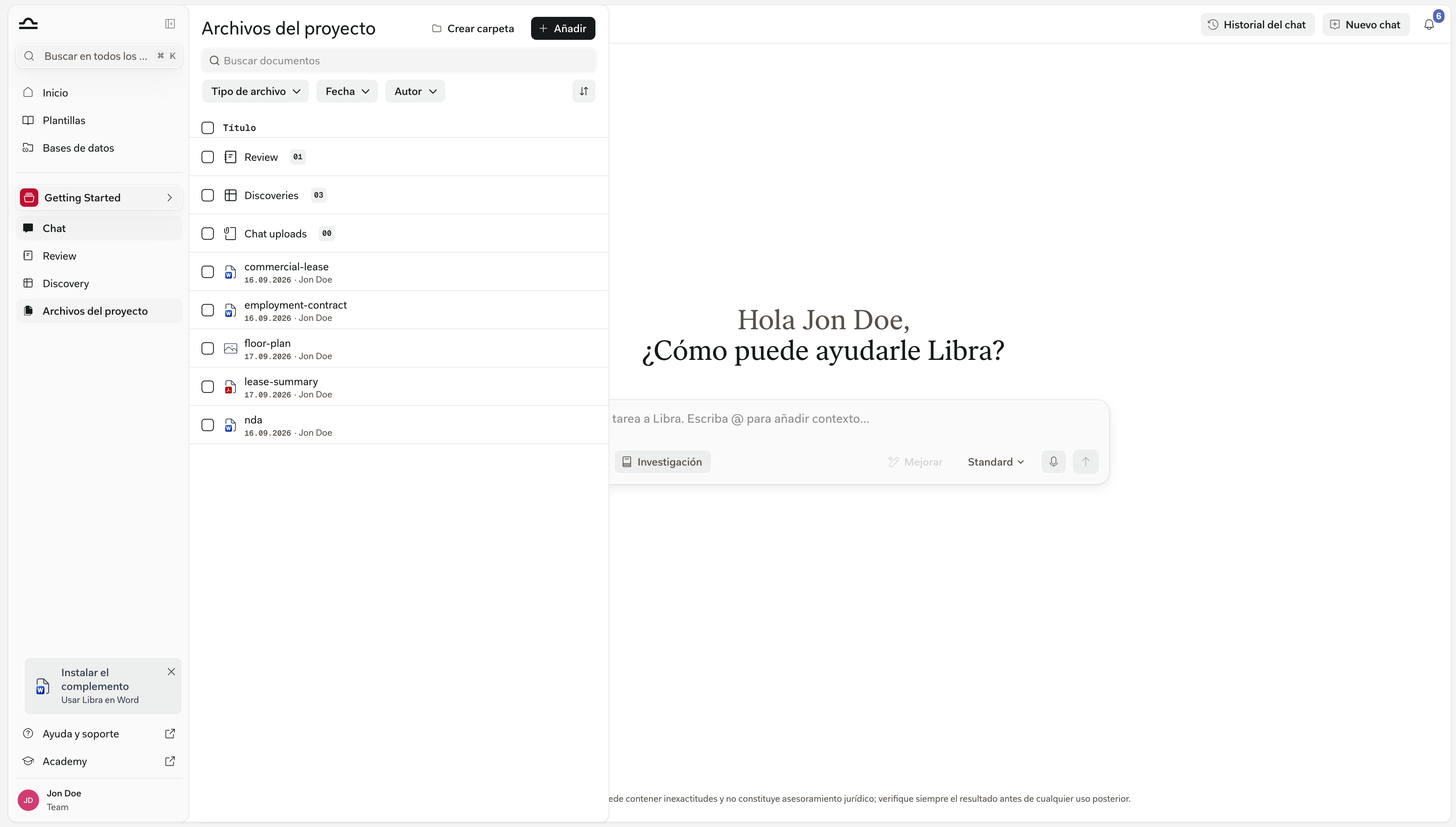 El panel Archivos de proyecto en la raíz de un proyecto, con las carpetas fijadas Reviews, Discoveries y Cargas de Chat encima de los documentos cargados por el propio proyecto