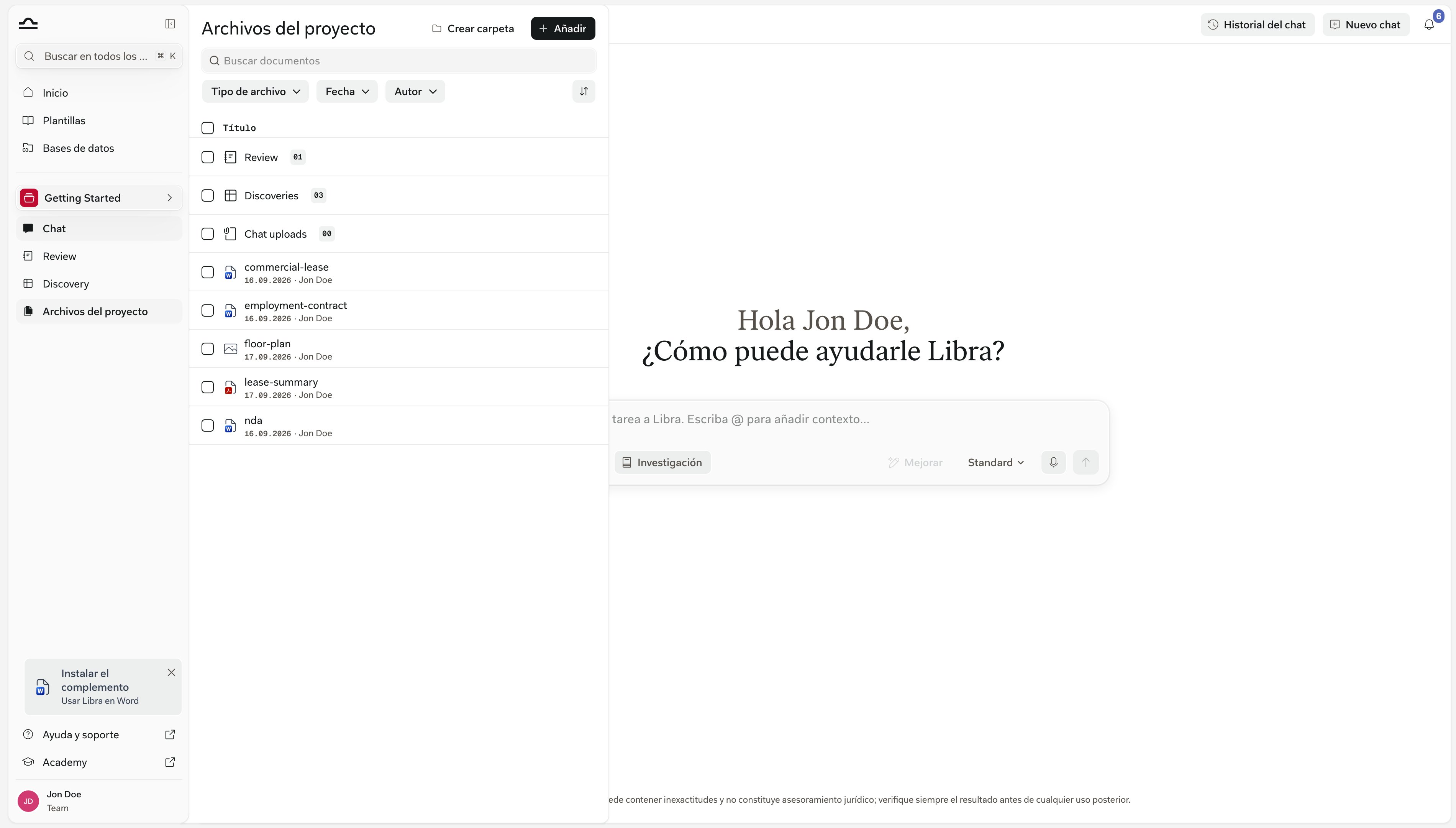 El panel Archivos de proyecto en la raíz de un proyecto, con las carpetas fijadas Reviews, Discoveries y Cargas de Chat encima de los documentos cargados por el propio proyecto