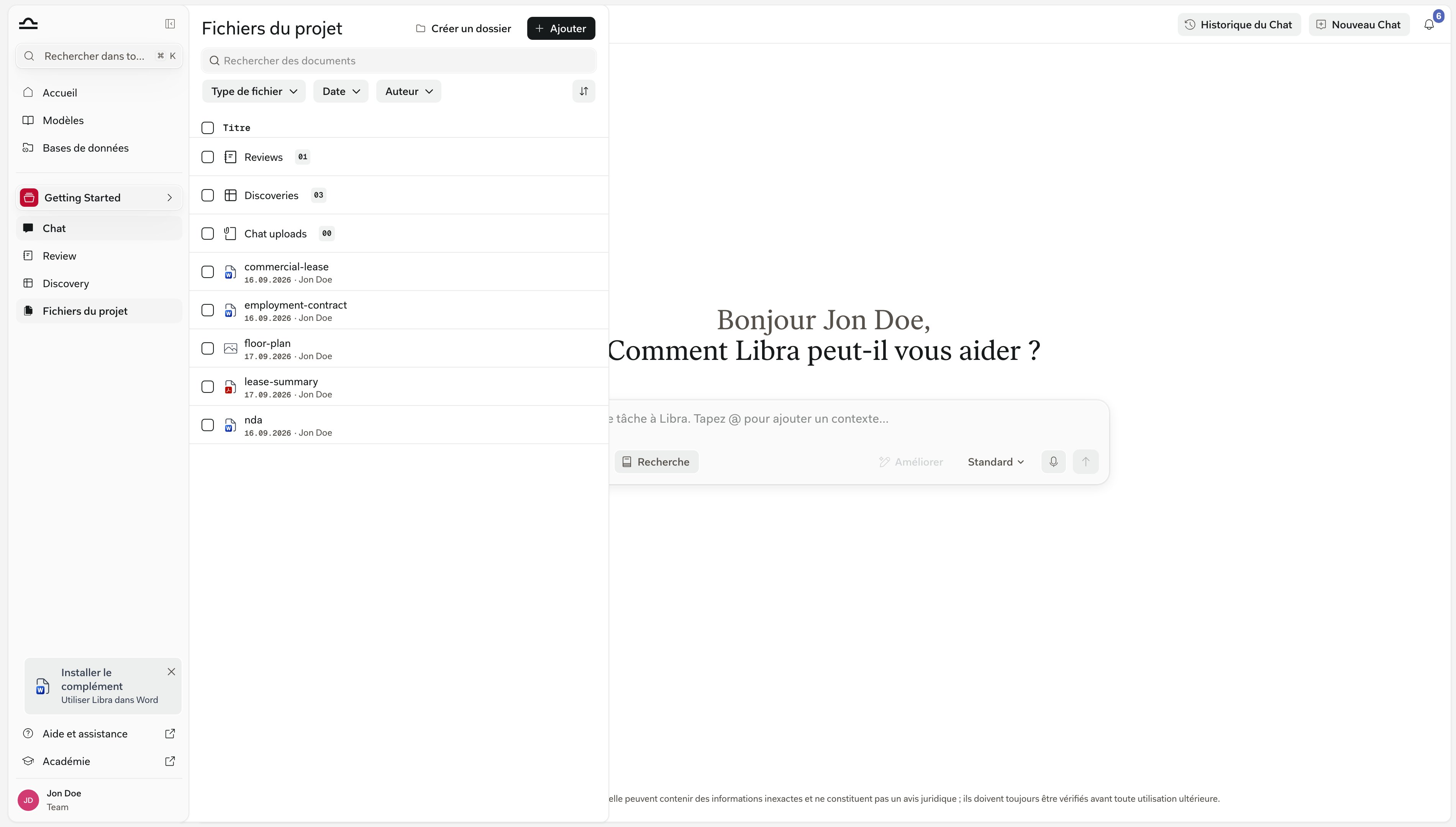 Le panneau Fichiers projet à la racine d'un projet, avec les dossiers épinglés Reviews, Discoveries et Chat uploads au-dessus des documents importés dans le projet