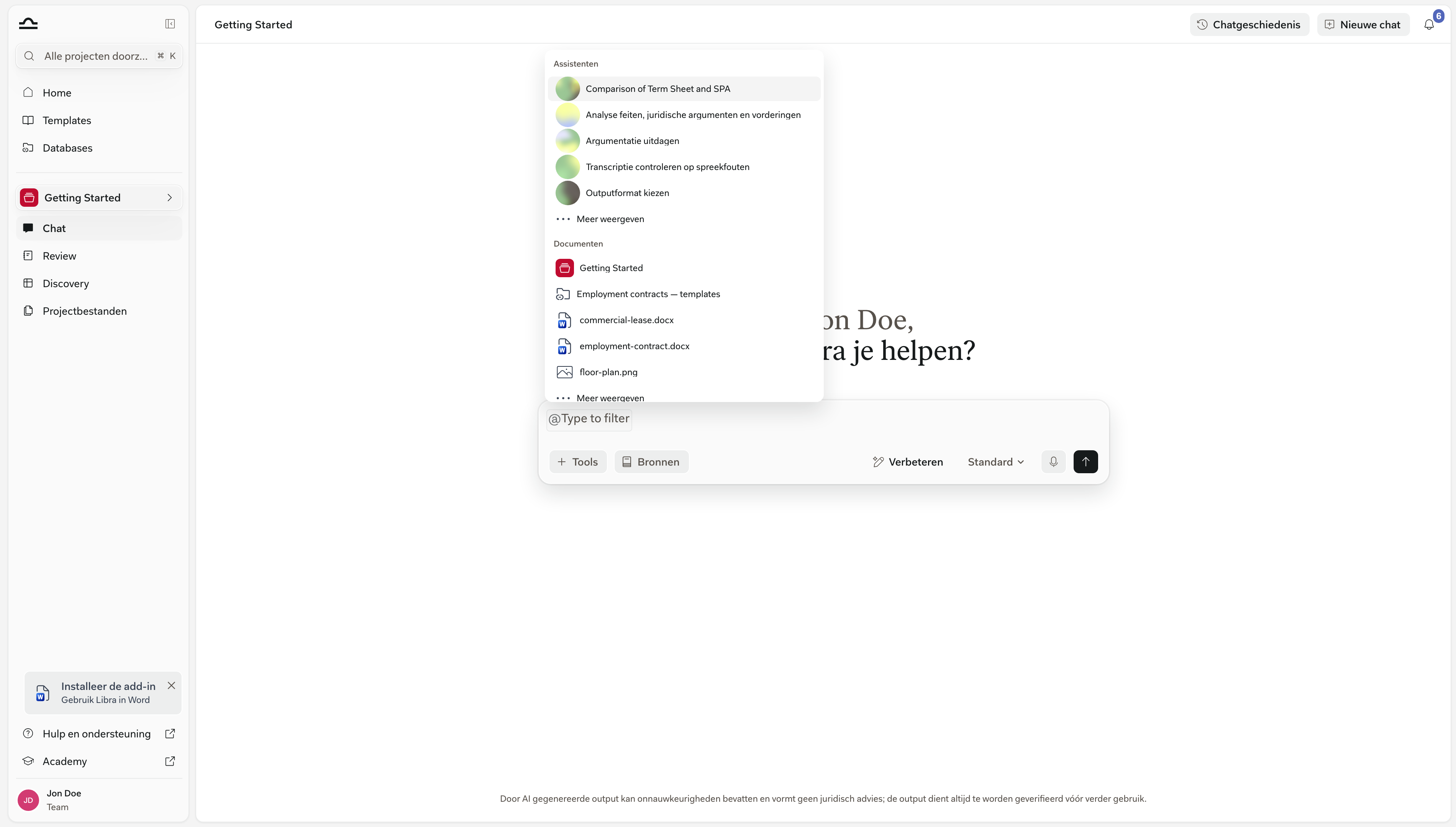 Chatcontextkiezer geopend, met secties Assistants, Documents, Discoveries en Reviews en een vermelde Discovery