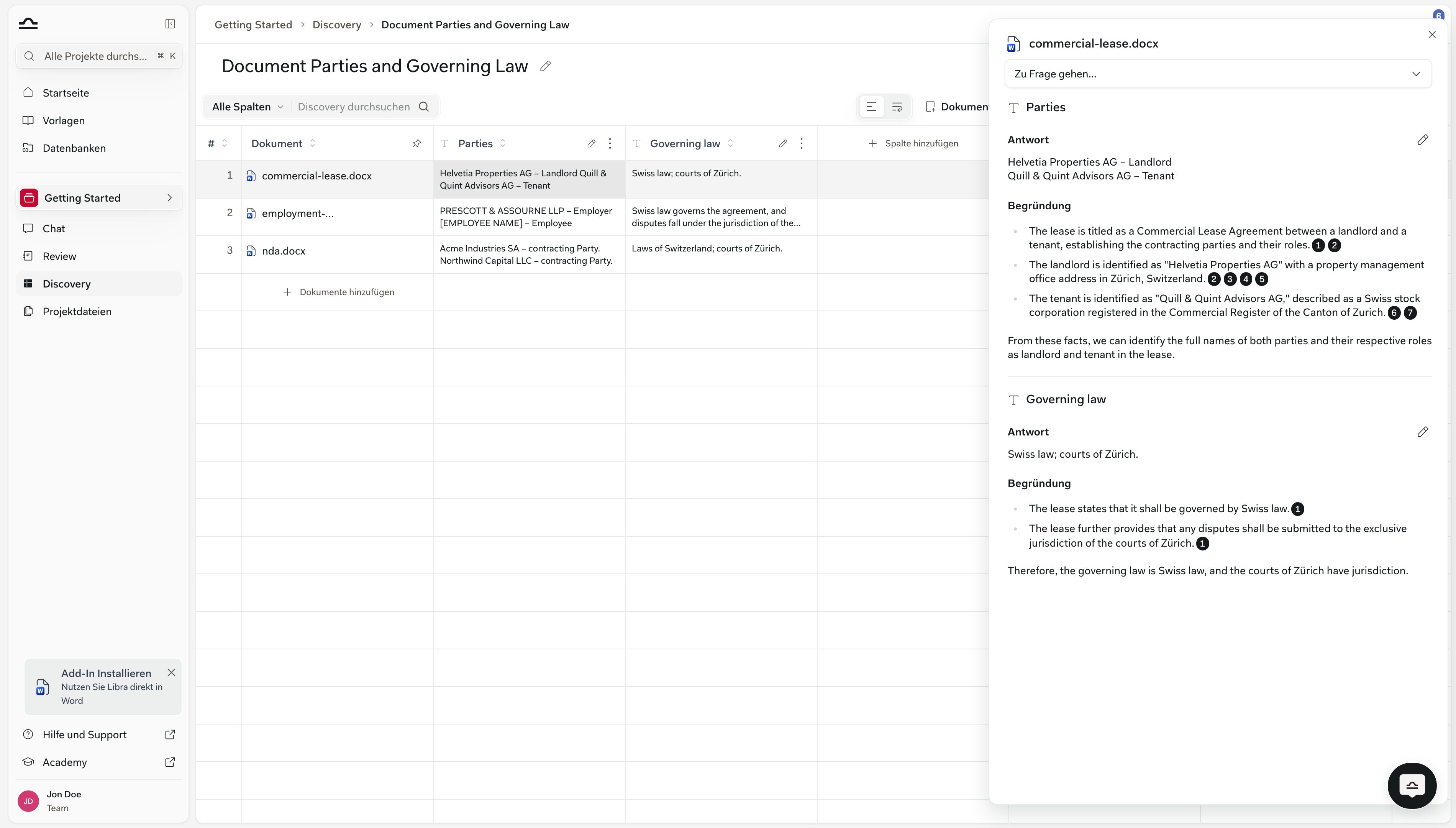 Zelldetail-Panel rechts geöffnet mit Answer und Reasoning sowie Zitat-Badges für jede Spalte