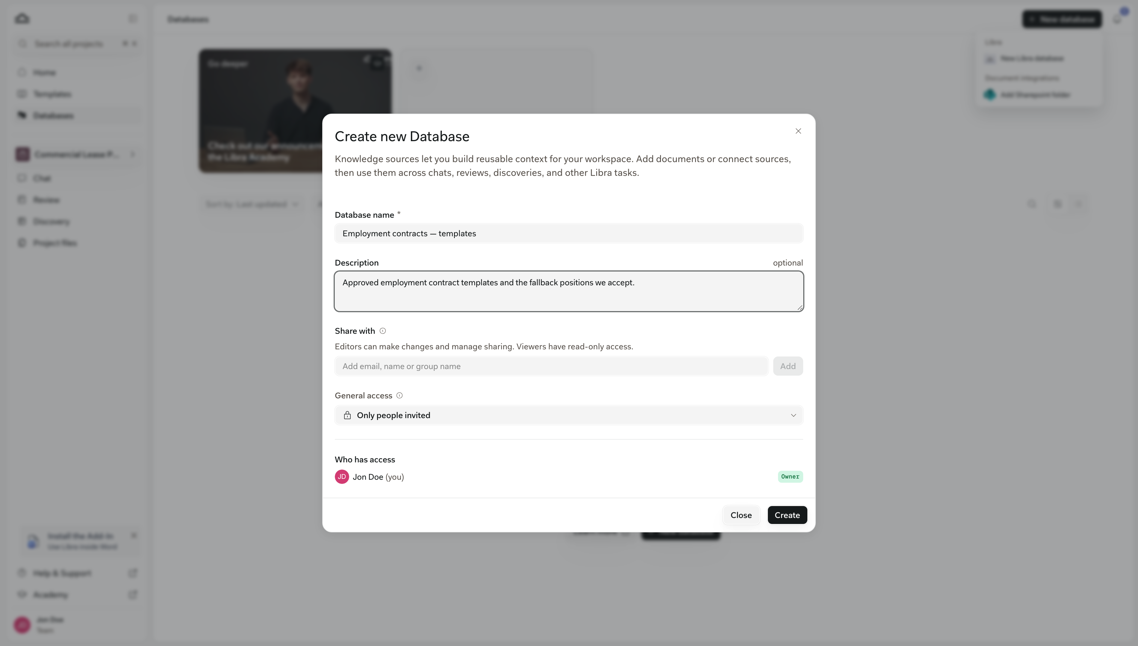 Der Dialog „Neue Datenbank erstellen” mit einem Namen, einer Beschreibung, dem Feld „Freigeben für” und dem allgemeinen Zugriff auf „Nur eingeladene Personen” gesetzt