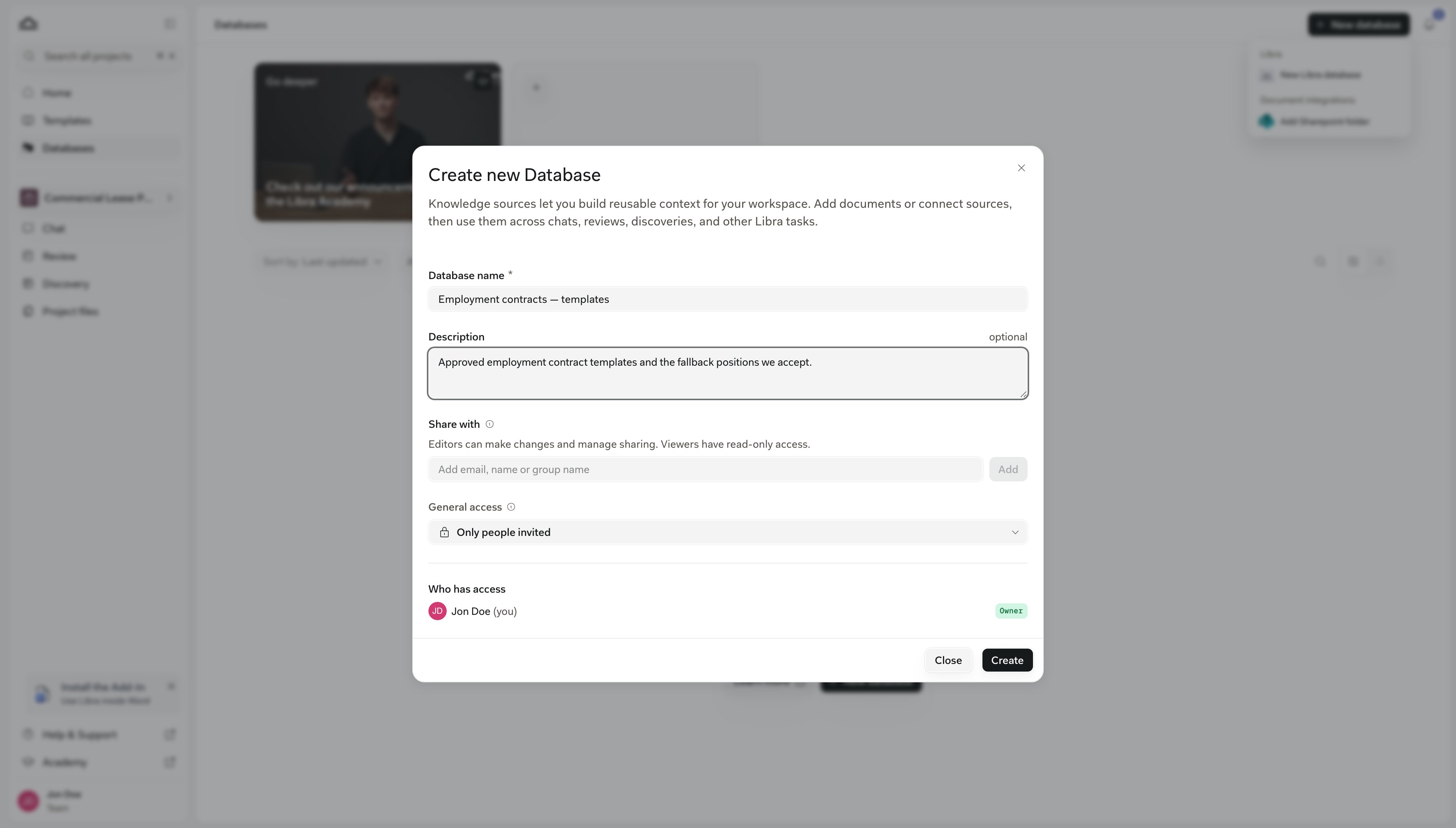 Der Dialog „Neue Datenbank erstellen” mit einem Namen, einer Beschreibung, dem Feld „Freigeben für” und dem allgemeinen Zugriff auf „Nur eingeladene Personen” gesetzt