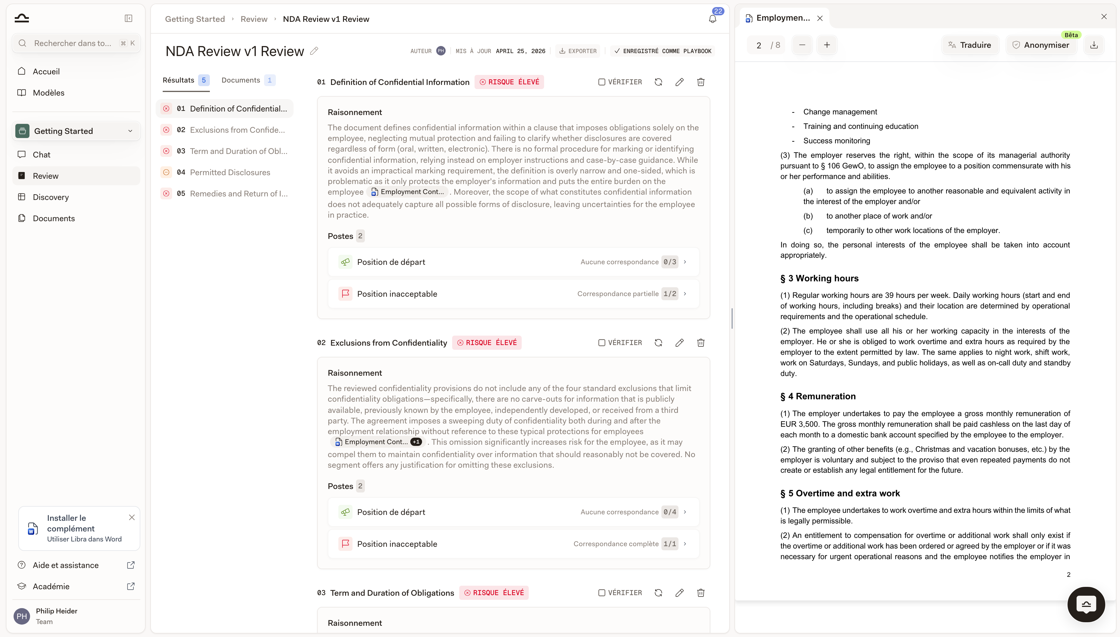 La page Review complète : des Thèmes numérotés avec des badges Aucun risque et Risque moyen, un bloc Raisonnement avec des citations numérotées, et Enregistrer comme Playbook dans l'en-tête