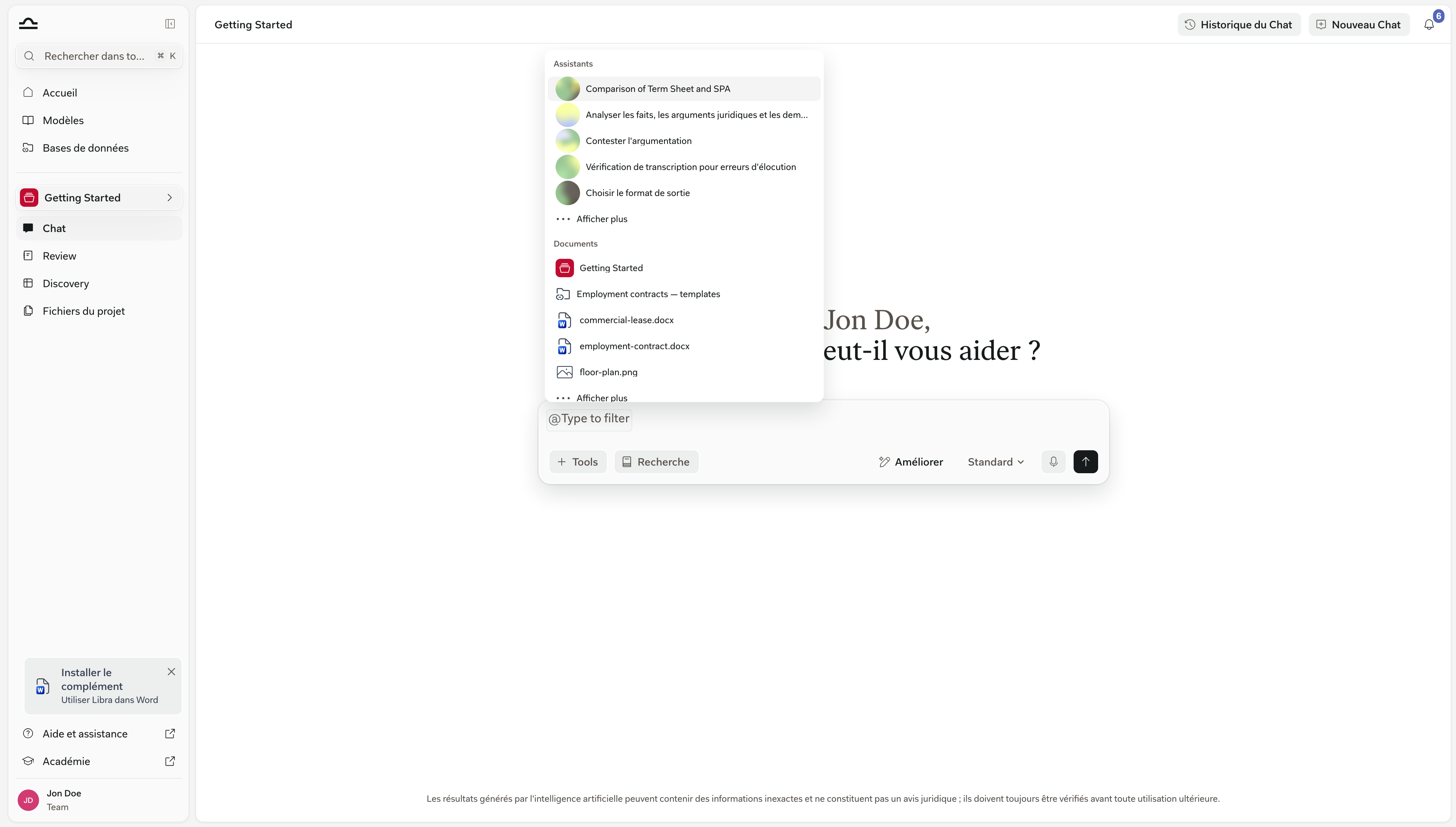 Sélecteur de contexte du Chat ouvert, montrant les sections Assistants, Documents, Discoveries et Reviews avec un Discovery listé