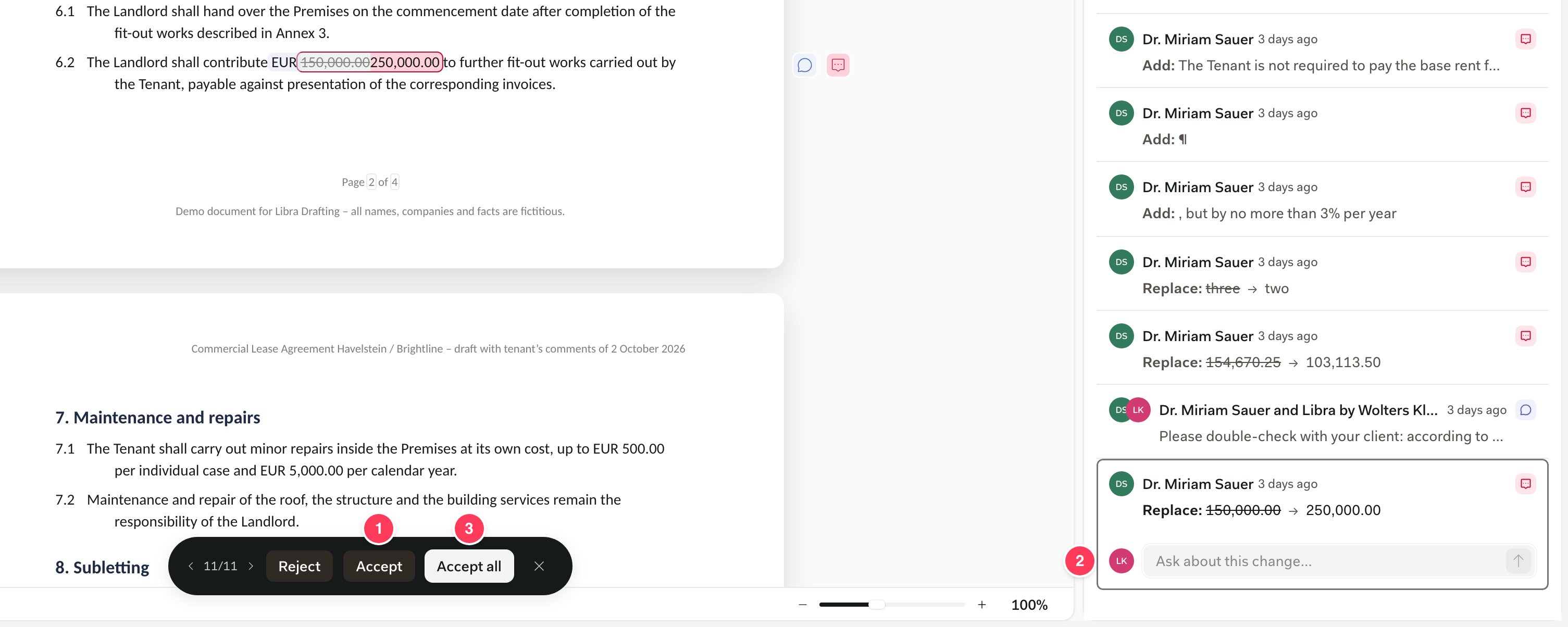 Návrh nájemce k článku 6.2 otevřený na panelu Komentáře a návrhy, očíslováno: 1 Přijmout na liště ve spodní části stránky, 2 pole Zeptejte se na tuto změnu, 3 Přijmout vše