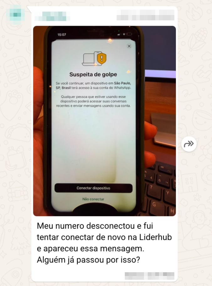 Aviso de Suspeita de golpe do WhatsApp mostrando dispositivo em São Paulo, SP, Brasil
