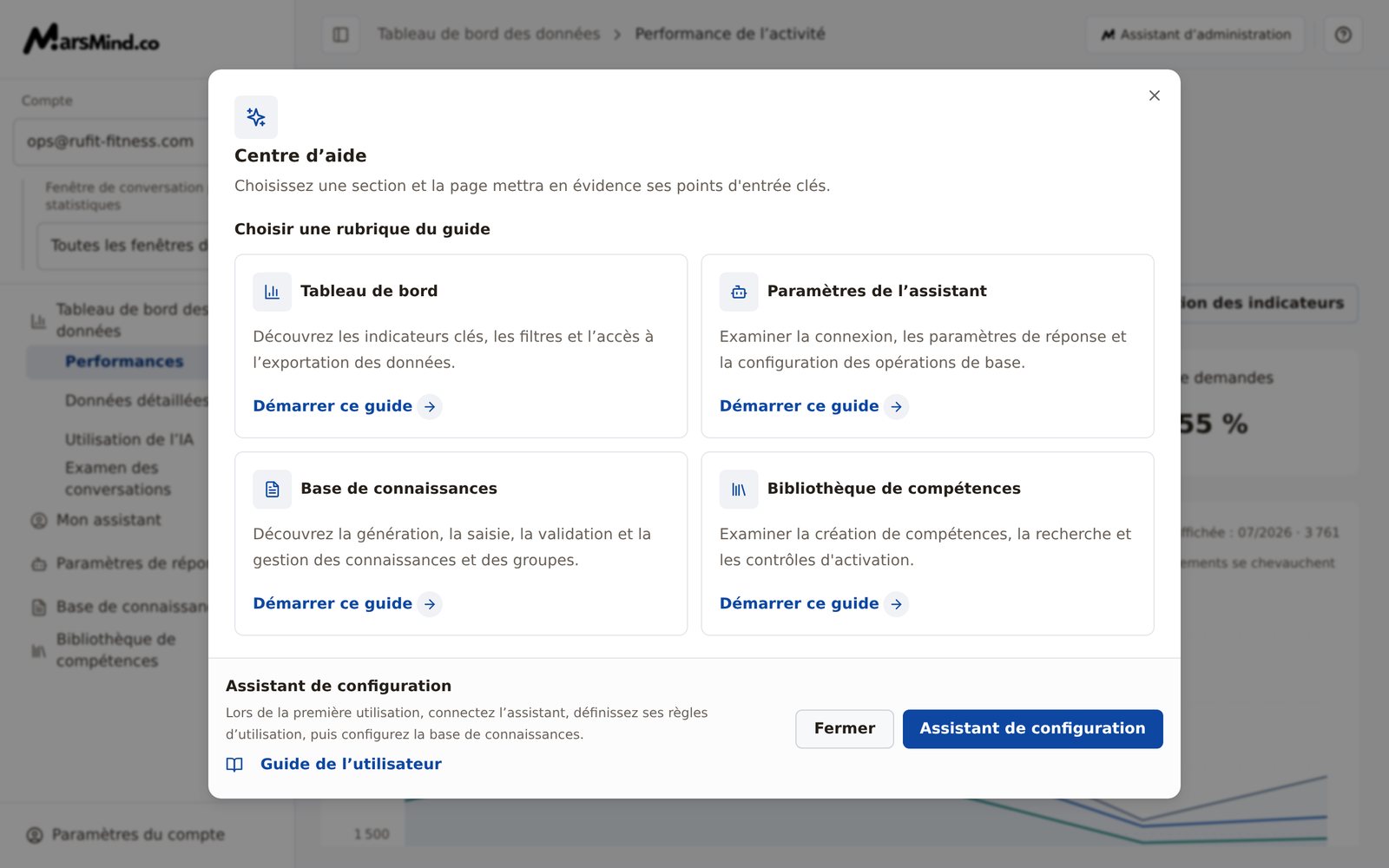 Fenêtre « Centre d’aide » : quatre cartes de guide — Tableau de bord, Paramètres de l’assistant, Base de connaissances et Bibliothèque de compétences — et, en bas, l’entrée « Assistant de configuration »