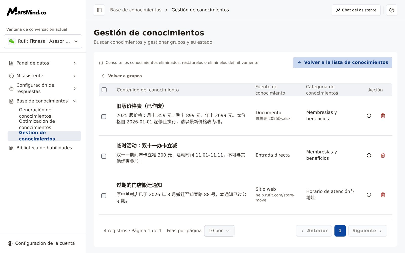 Vista de papelera de reciclaje de «Gestión de conocimientos»: arriba, el aviso «Consulte los conocimientos eliminados, restáurelos o elimínelos definitivamente.» y el botón «Volver a la lista de conocimientos»; a la derecha de cada fila de la lista, los dos iconos de restaurar y eliminar definitivamente