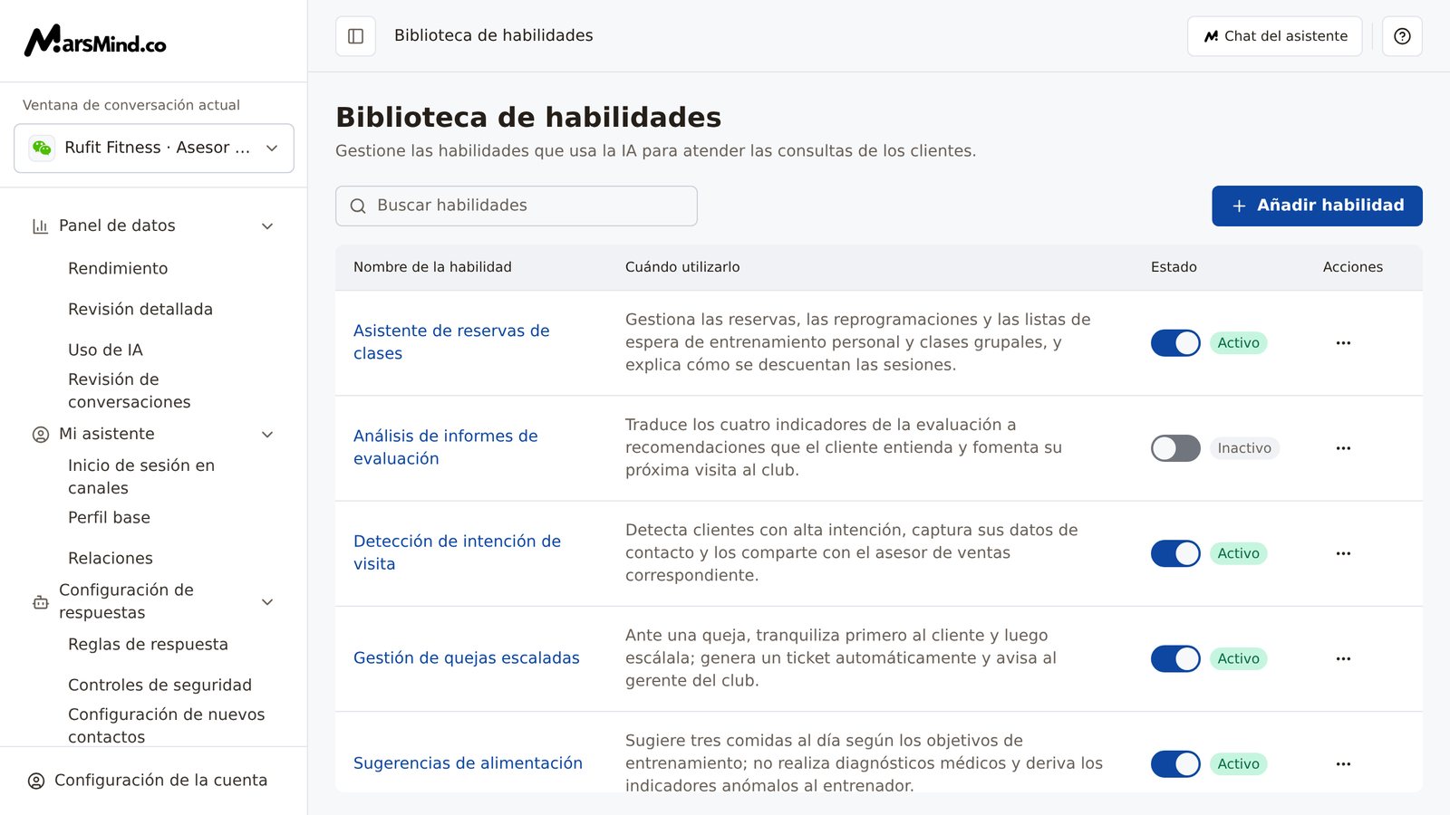 Página de lista «Biblioteca de habilidades»: arriba, el campo «Buscar habilidades» y el botón «Añadir habilidad»; debajo, la tabla lista las habilidades por «Nombre de la habilidad», «Cuándo utilizarlo», «Estado» y «Acciones», y cada fila tiene el interruptor de estado y sus acciones