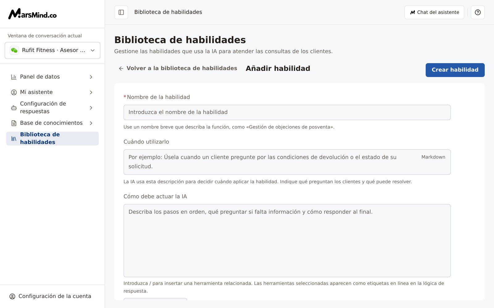 Página de edición «Añadir habilidad»: el formulario incluye campos como «Nombre de la habilidad», «Cuándo utilizarlo», «Cómo debe actuar la IA» y «Tipos de conversación»; arriba a la derecha está el botón «Crear habilidad»