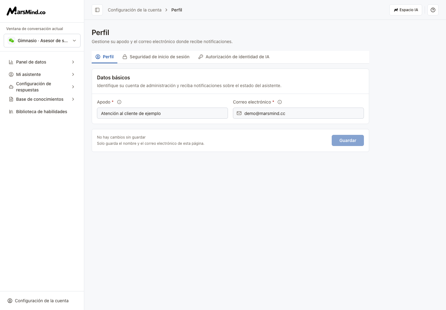 Perfil en español: nombre, correo y guardado