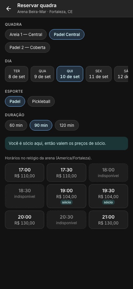 Tela Reservar quadra com os seletores de quadra, dia, esporte e duração, o aviso de preço de sócio e a grade de horários com preço em cada célula