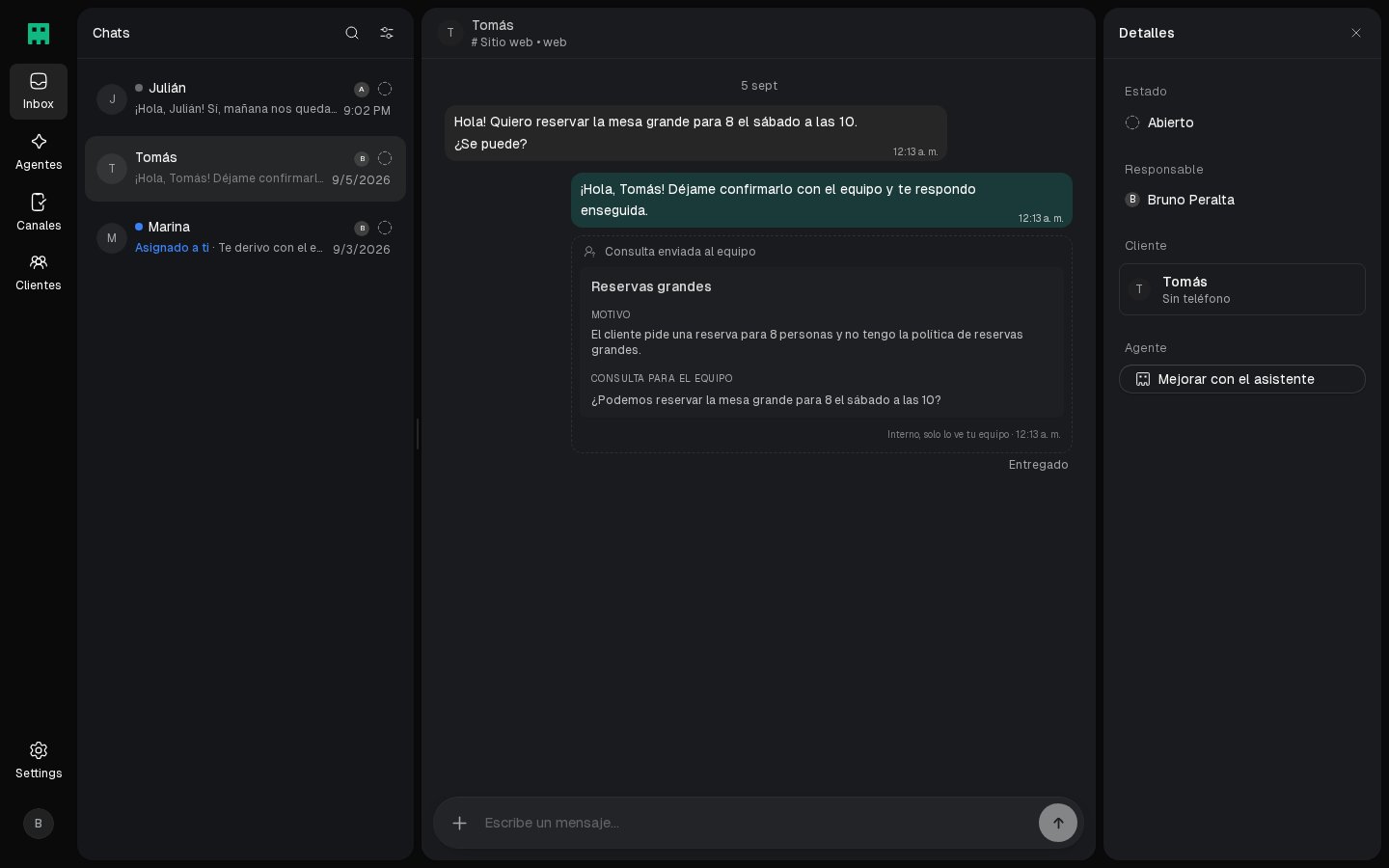 Panel de detalles de la conversación