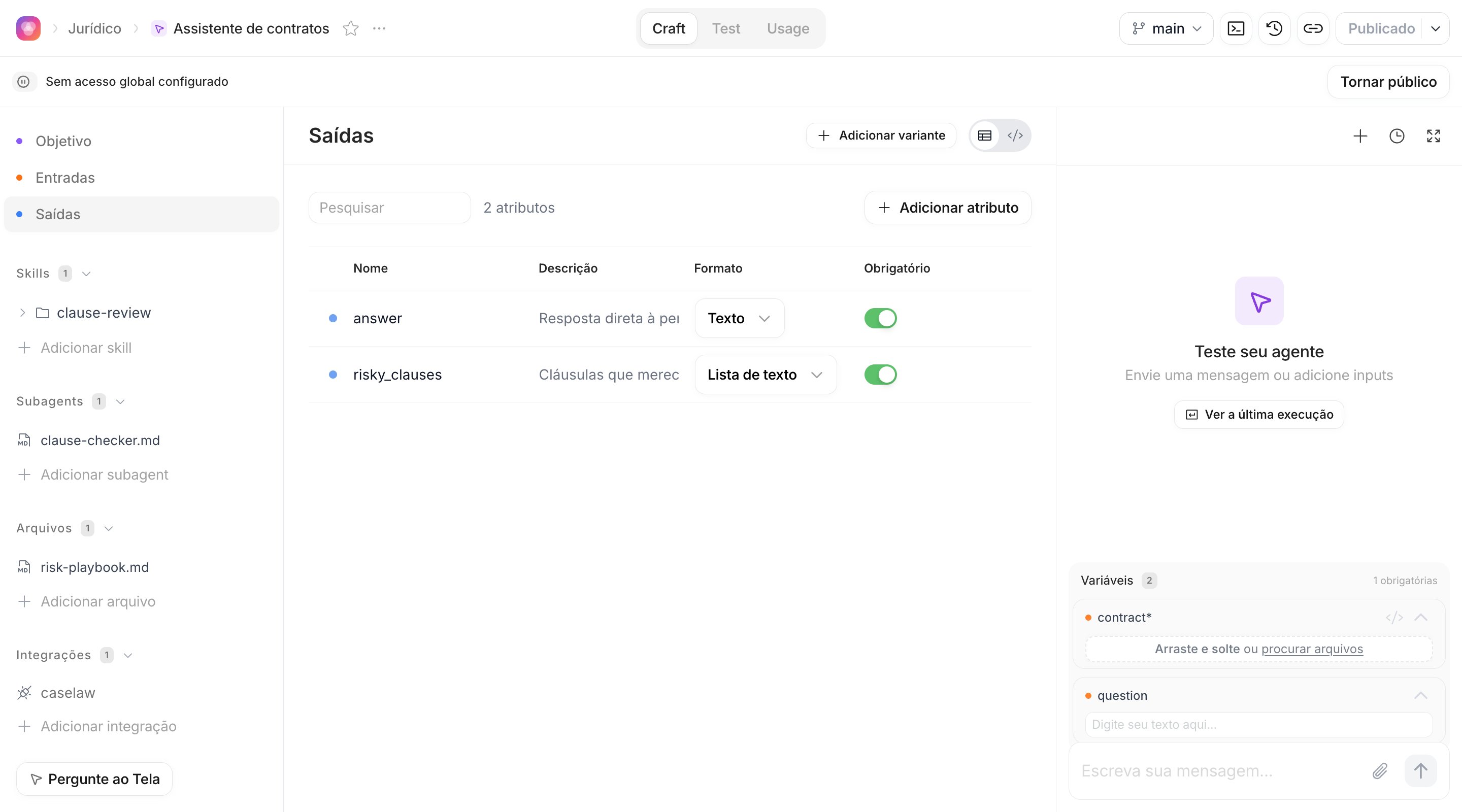 Seção Saídas com os atributos answer e risky_clauses no editor em tabela