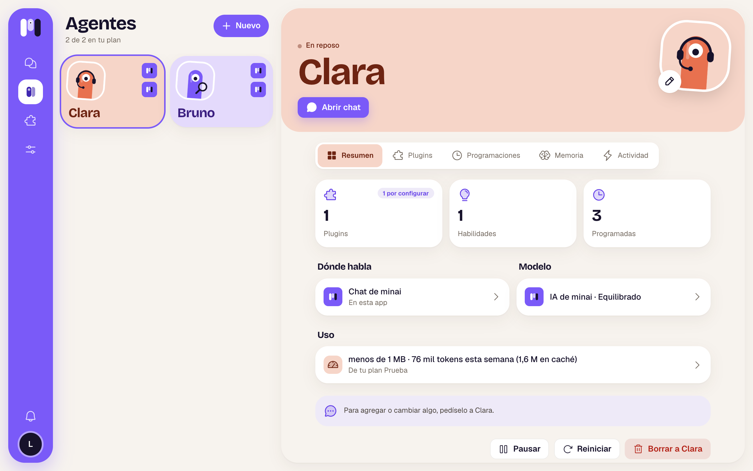 La pantalla Agentes con Clara y Bruno, y el resumen de Clara