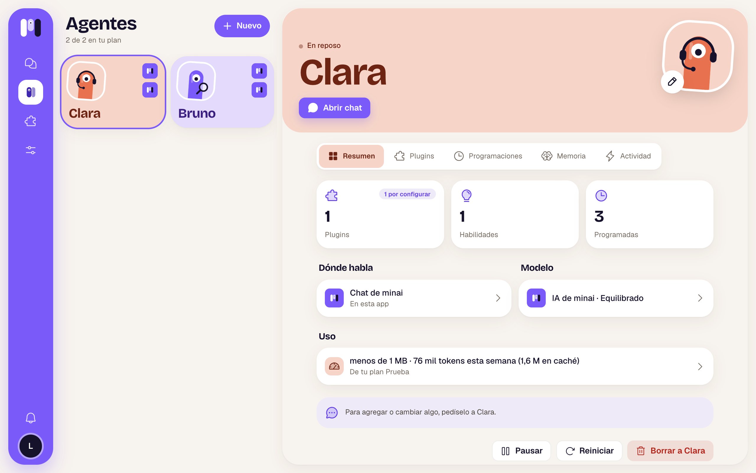 La pantalla Agentes con Clara y Bruno, y el resumen de Clara