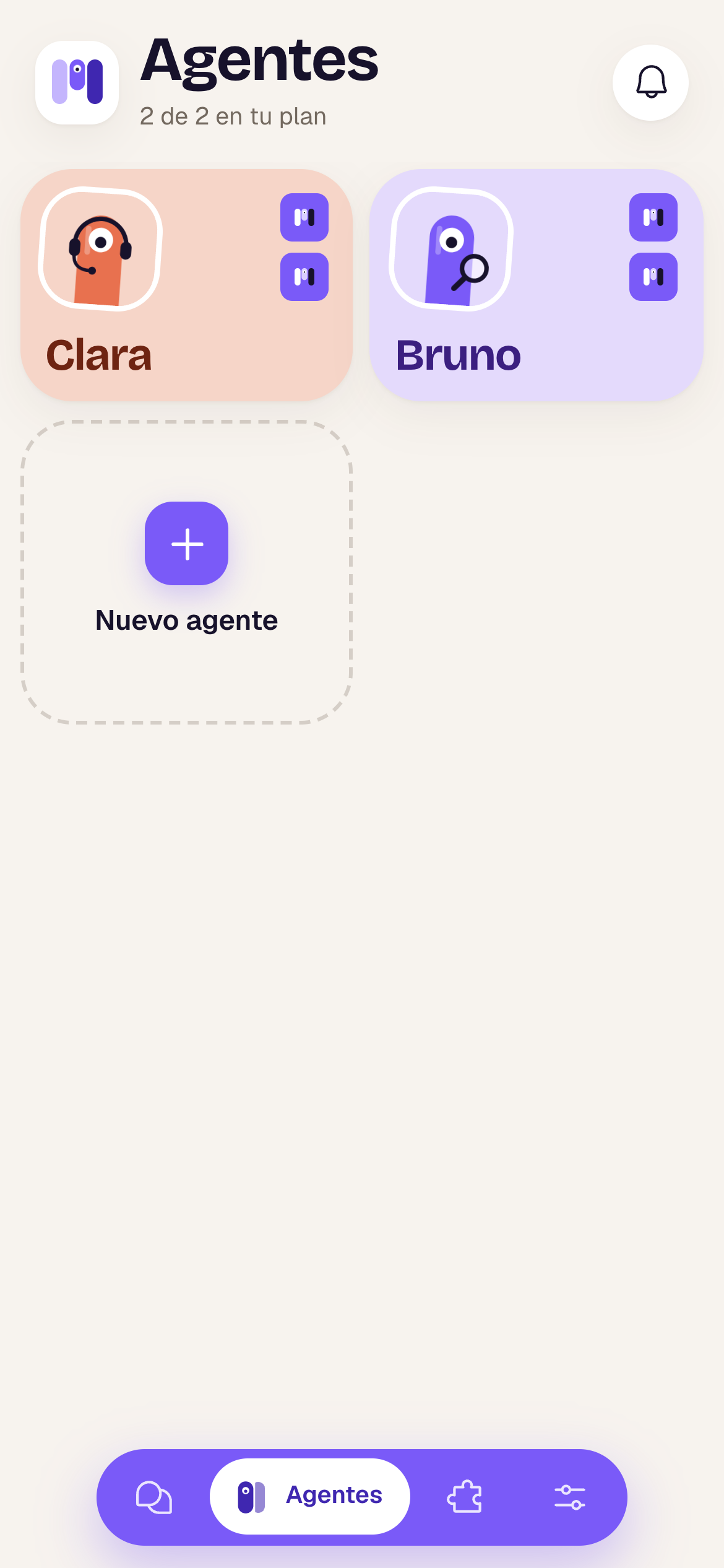 Pantalla de Agentes en el teléfono, con la campanita arriba y la barra violeta abajo