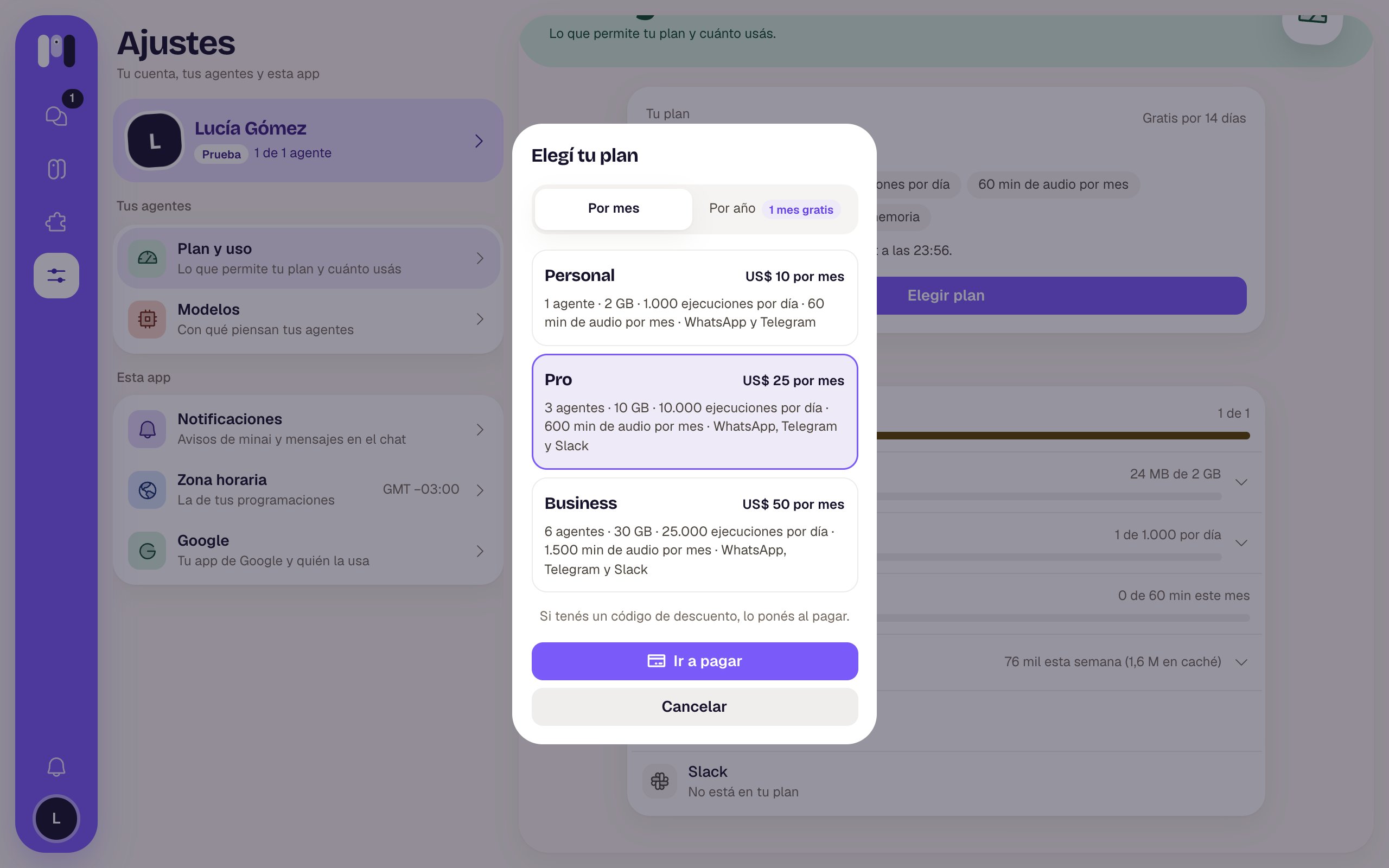 Selector de planes con Por mes y Por año, y las tarjetas Personal, Pro y Business
