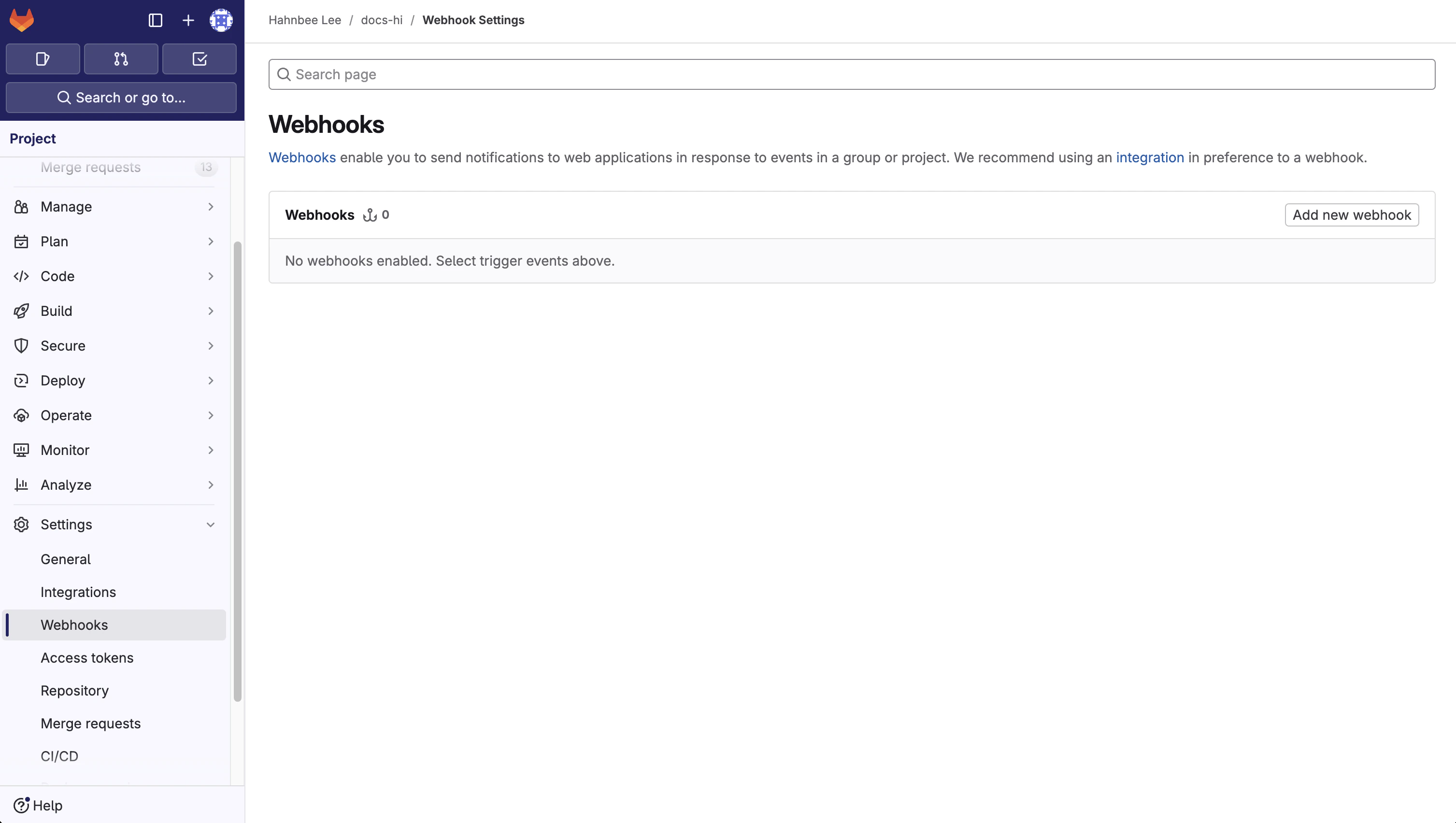Captura de pantalla de la página de Webhooks en el dashboard de GitLab.
