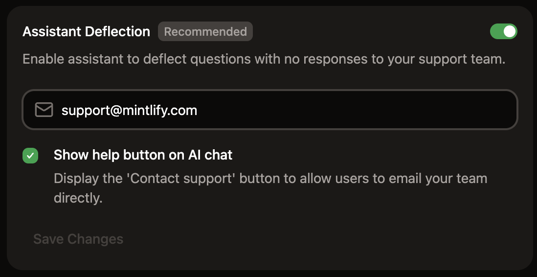 El panel de desvío del assistant en el dashboard. El desvío del assistant está activado y support@mintlify.com está configurado como el correo de desvío.