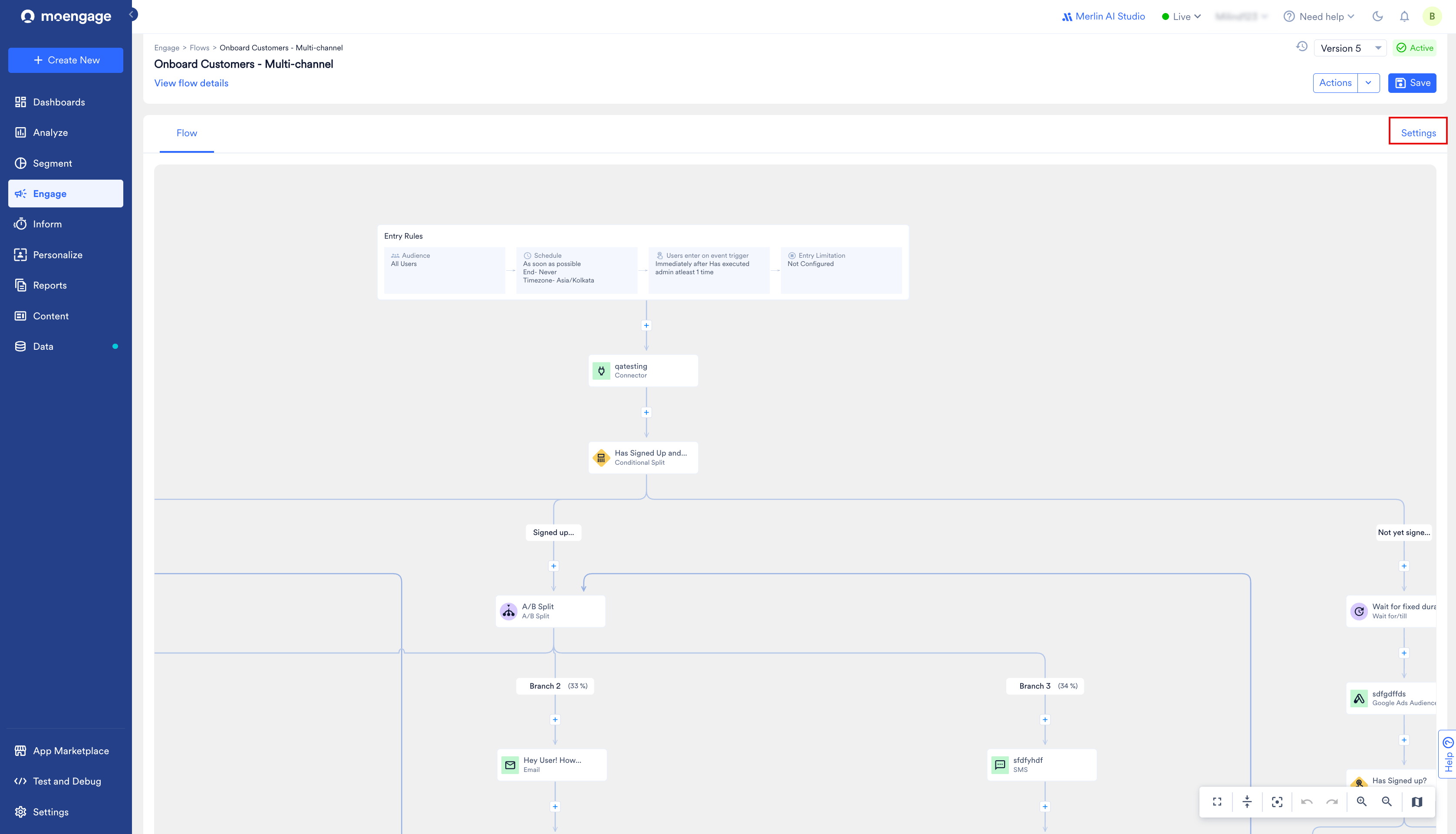 Flow タブの右上に Settings オプションがあるフローキャンバス