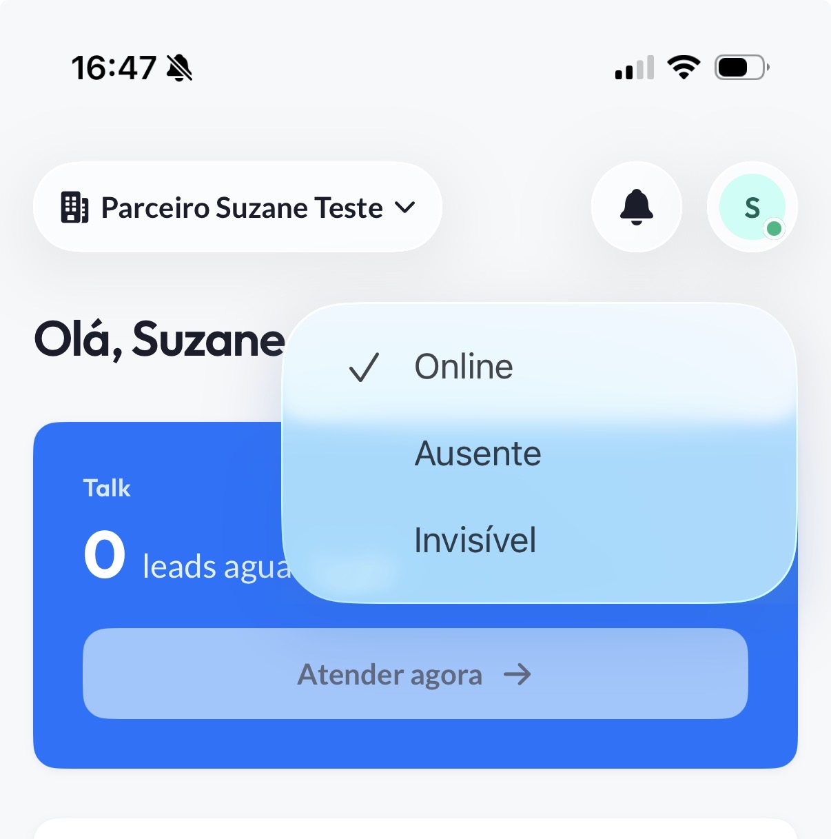 Seletor de disponibilidade aberto no Início, com as opções Online, Ausente e Invisível