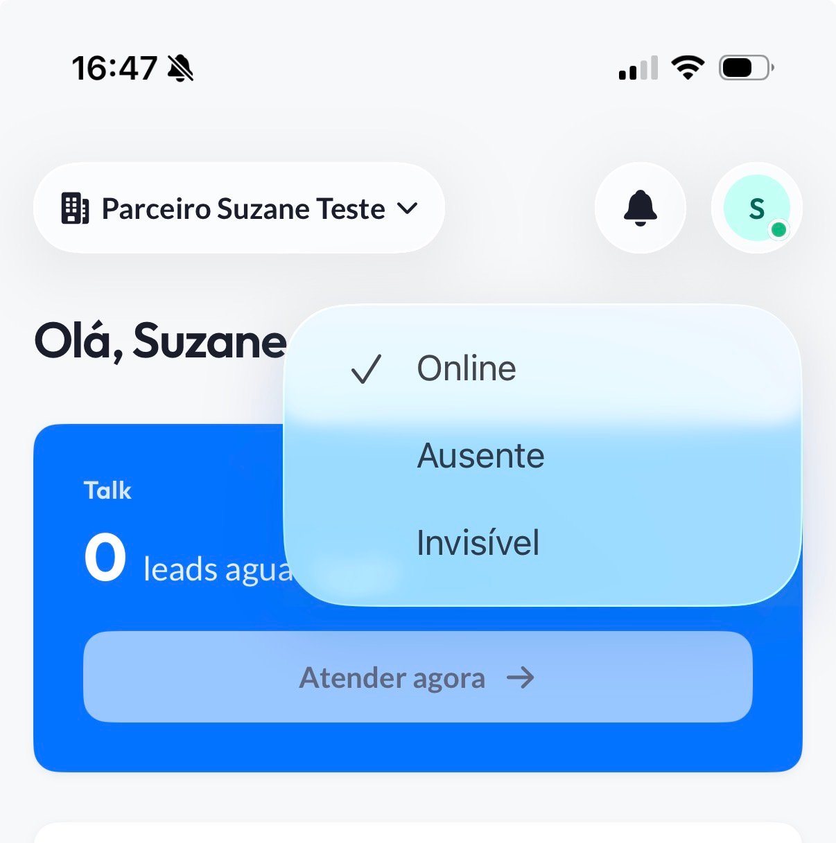 Seletor de disponibilidade aberto no Início, com as opções Online, Ausente e Invisível
