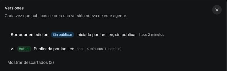 The Versions panel with a draft in progress marked Not published and version 1 marked Current. Shown in the Spanish interface.
