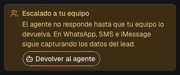 Tarjeta de Detalles: Escalado a tu equipo, con el botón Devolver al agente.