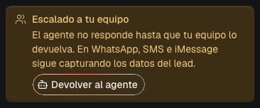 Tarjeta de Detalles: Escalado a tu equipo, con el botón Devolver al agente.
