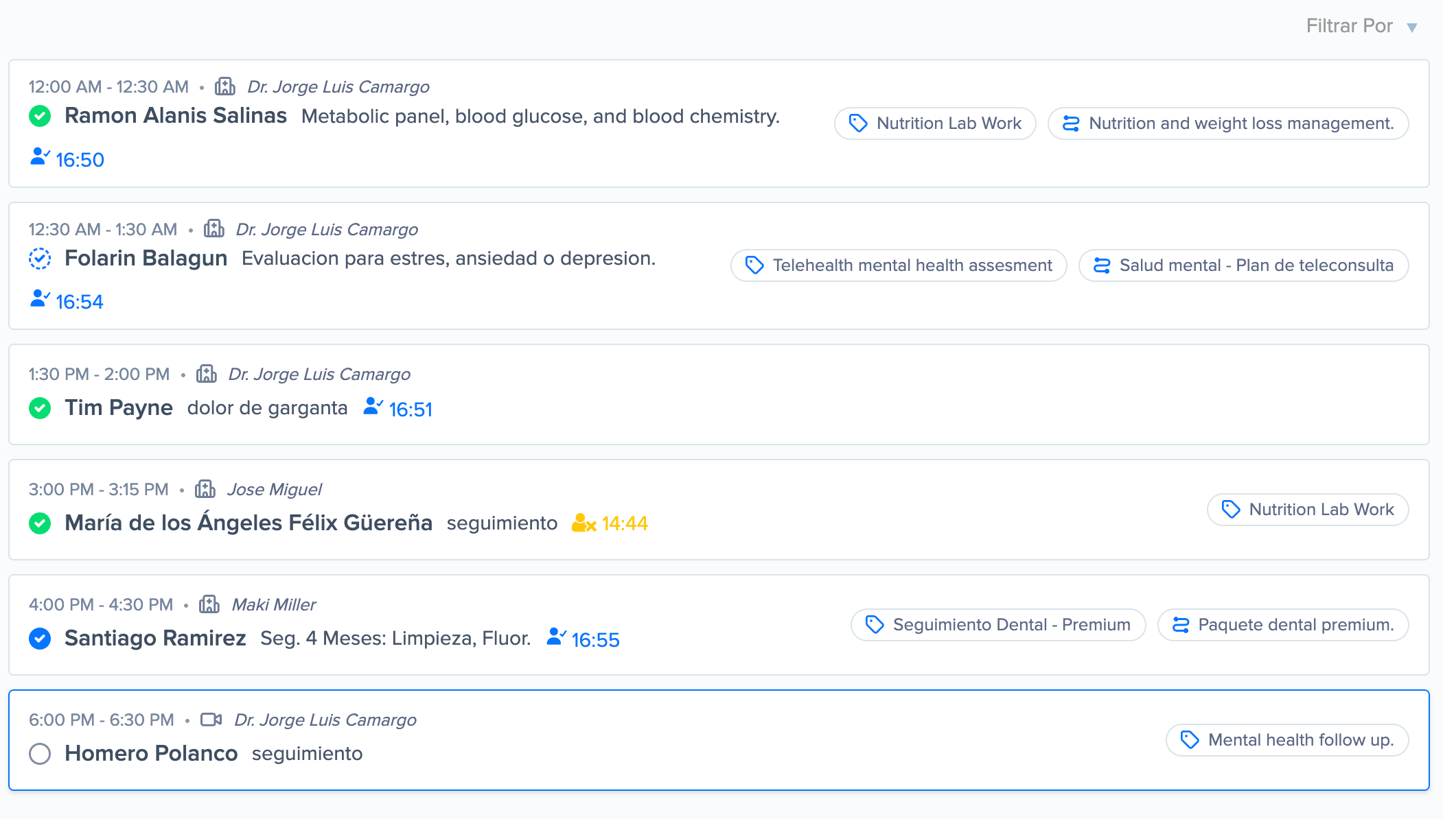 Lista de la Agenda operativa con diferentes estados, horas de asistencia y etiquetas