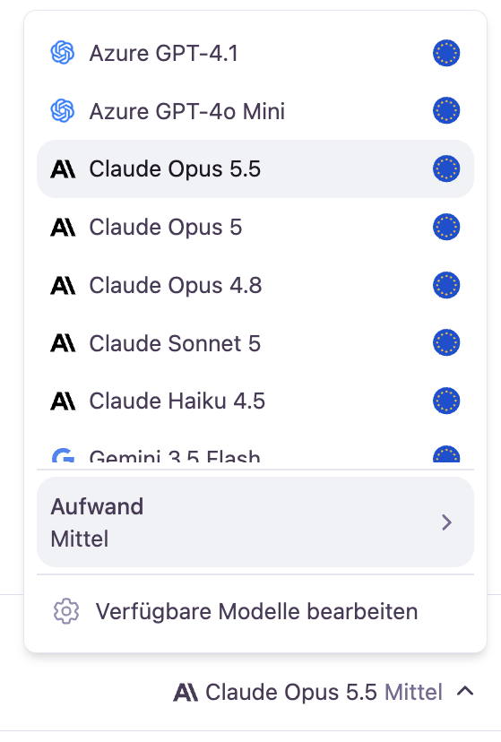 Die geöffnete Modellauswahl mit verfügbaren KI-Modellen, Anbieterlogos und Hosting-Region-Flaggen. Claude Opus 5.5 ist ausgewählt, und am unteren Rand ist der Aufwand auf Mittel gesetzt