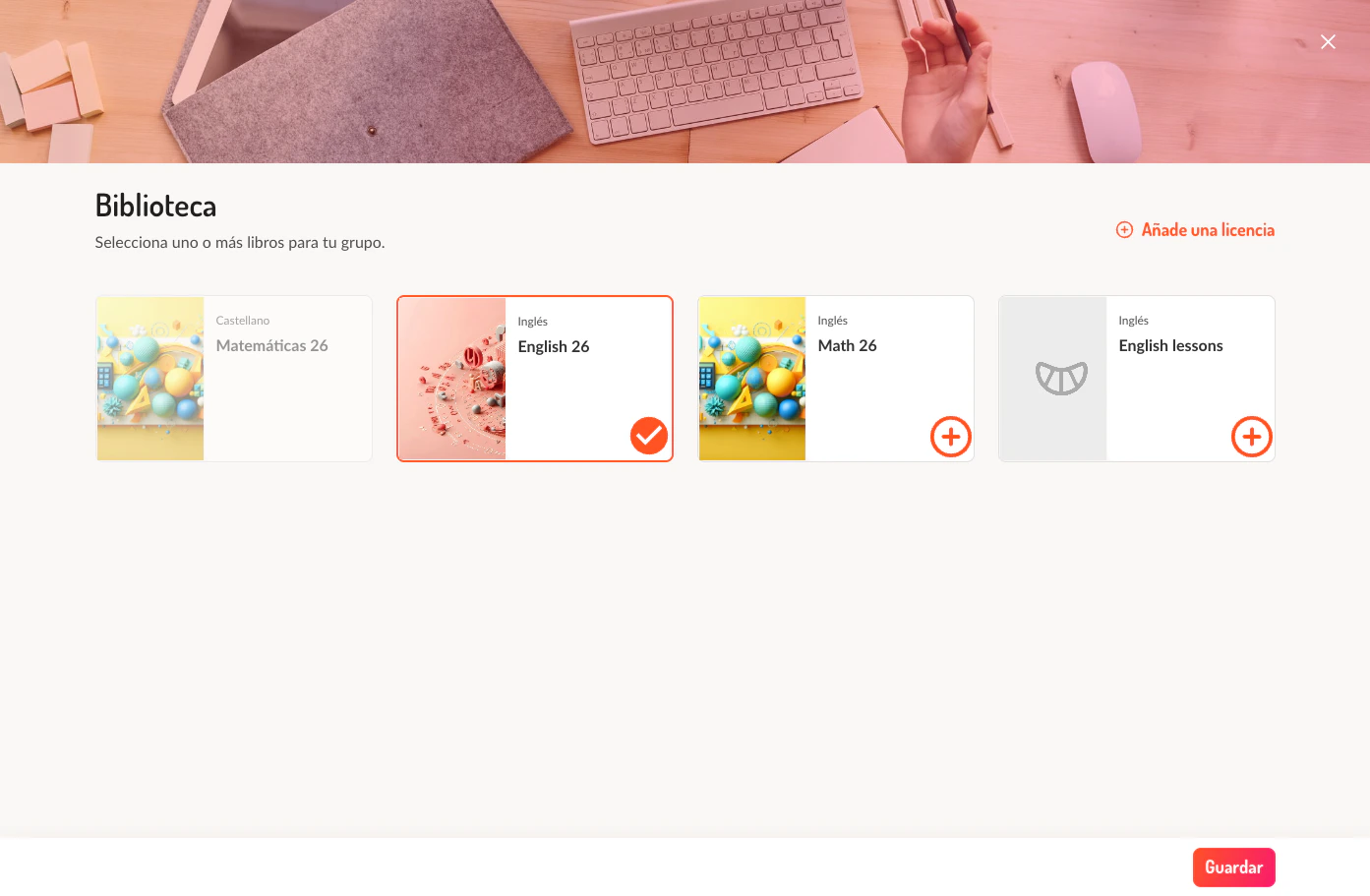 Diálogo de selección de publicaciones mostrando Matemáticas 26 ya asignada, English 26 seleccionada y otras disponibles