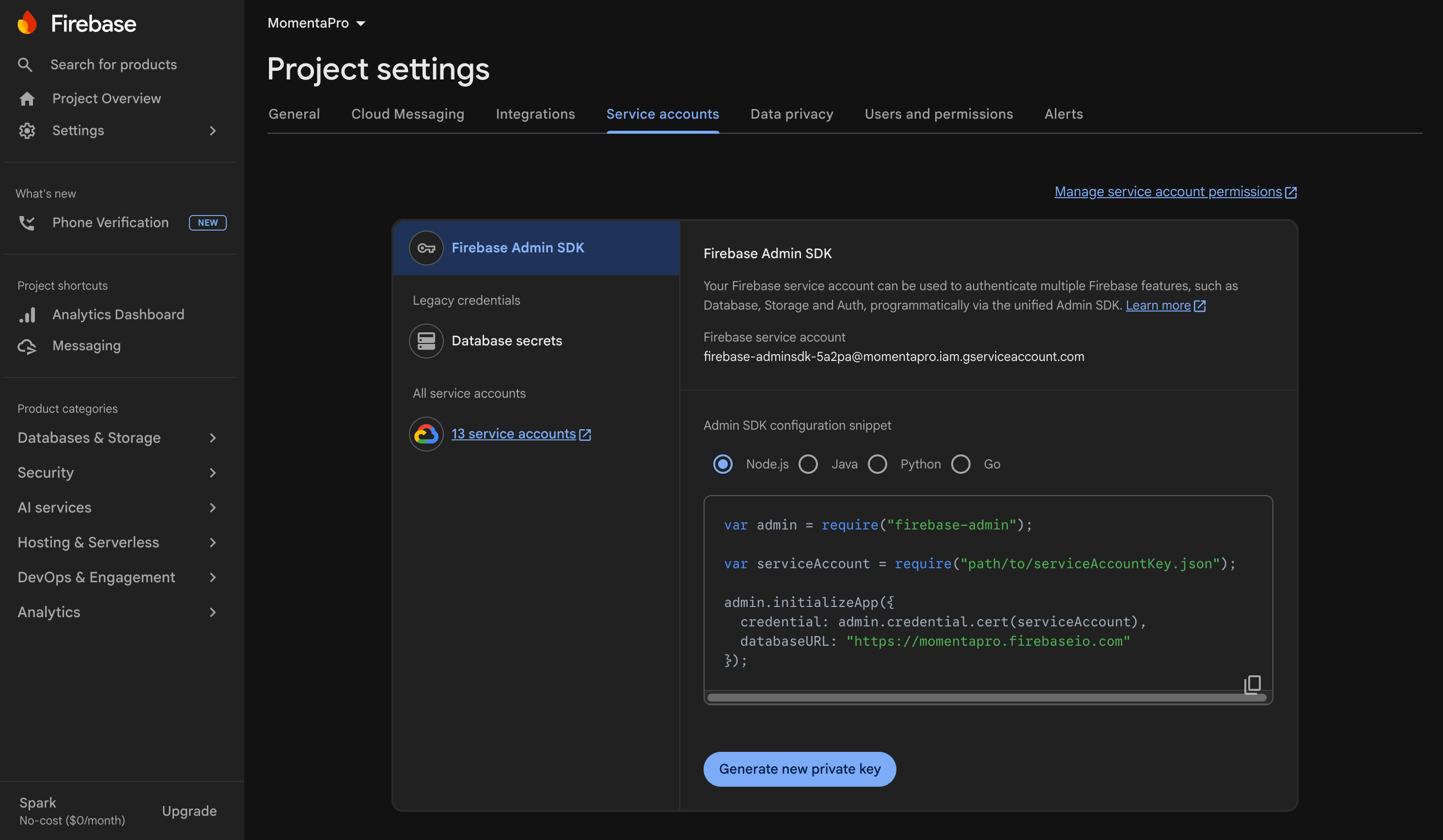Pestaña Service accounts en la configuración del proyecto de Firebase mostrando el botón Generate new private key