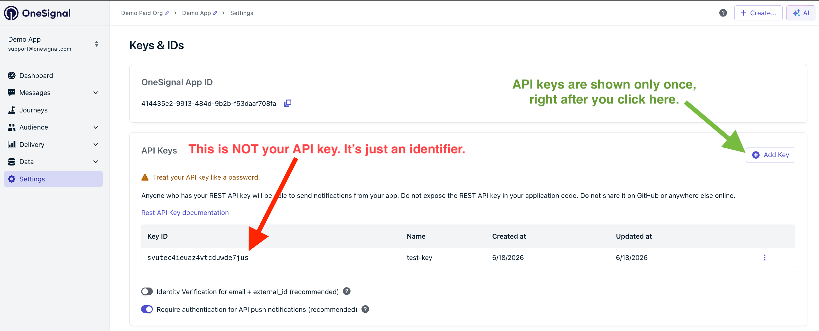 OneSignalダッシュボードのAPI Keysテーブル。APIキーの値ではないキーID列を表示しています。