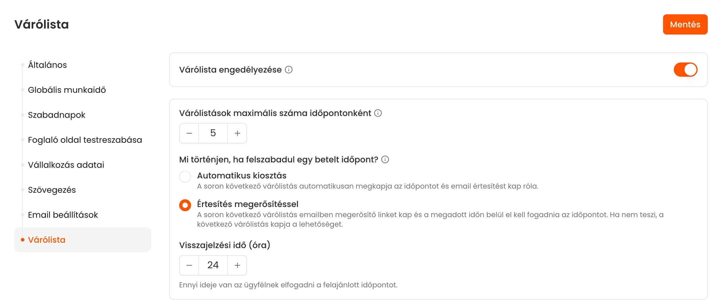 A Várólista beállításai a bekapcsolt Várólista engedélyezése kapcsolóval, 5 várólistással időpontonként, a kiválasztott Értesítés megerősítéssel móddal és 24 órás visszajelzési idővel