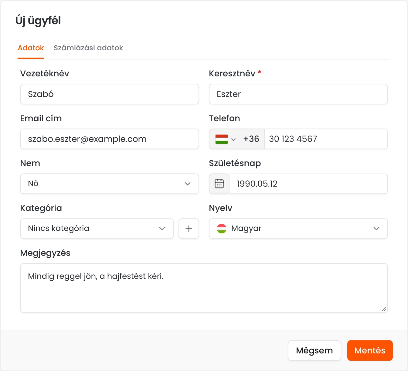 Az Új ügyfél adatlap kitöltött névvel, e-mail címmel, telefonszámmal, nemmel, születésnappal, nyelvvel és megjegyzéssel