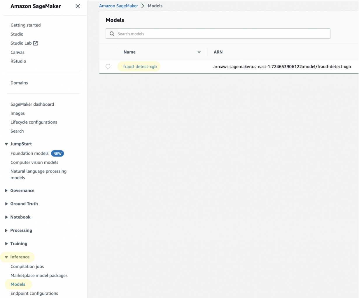 SageMaker model registry