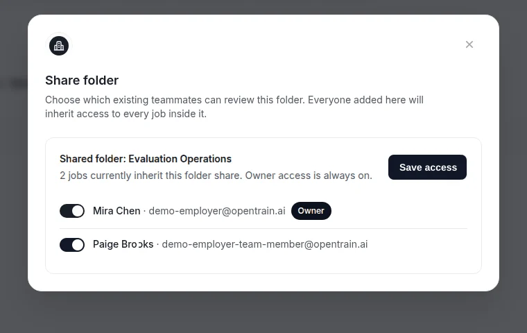 Share folder モーダルの一部を拡大し、継承されるジョブ数、選択済みの既存チームメイト、Save access が有効になっている状態を示す画面。