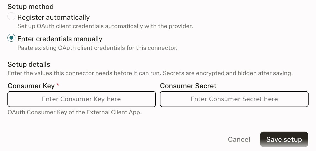 Форма управления настройкой Salesforce в Perplexity: выбран вариант «Ввести учётные данные вручную», показаны поля Consumer Key и Consumer Secret