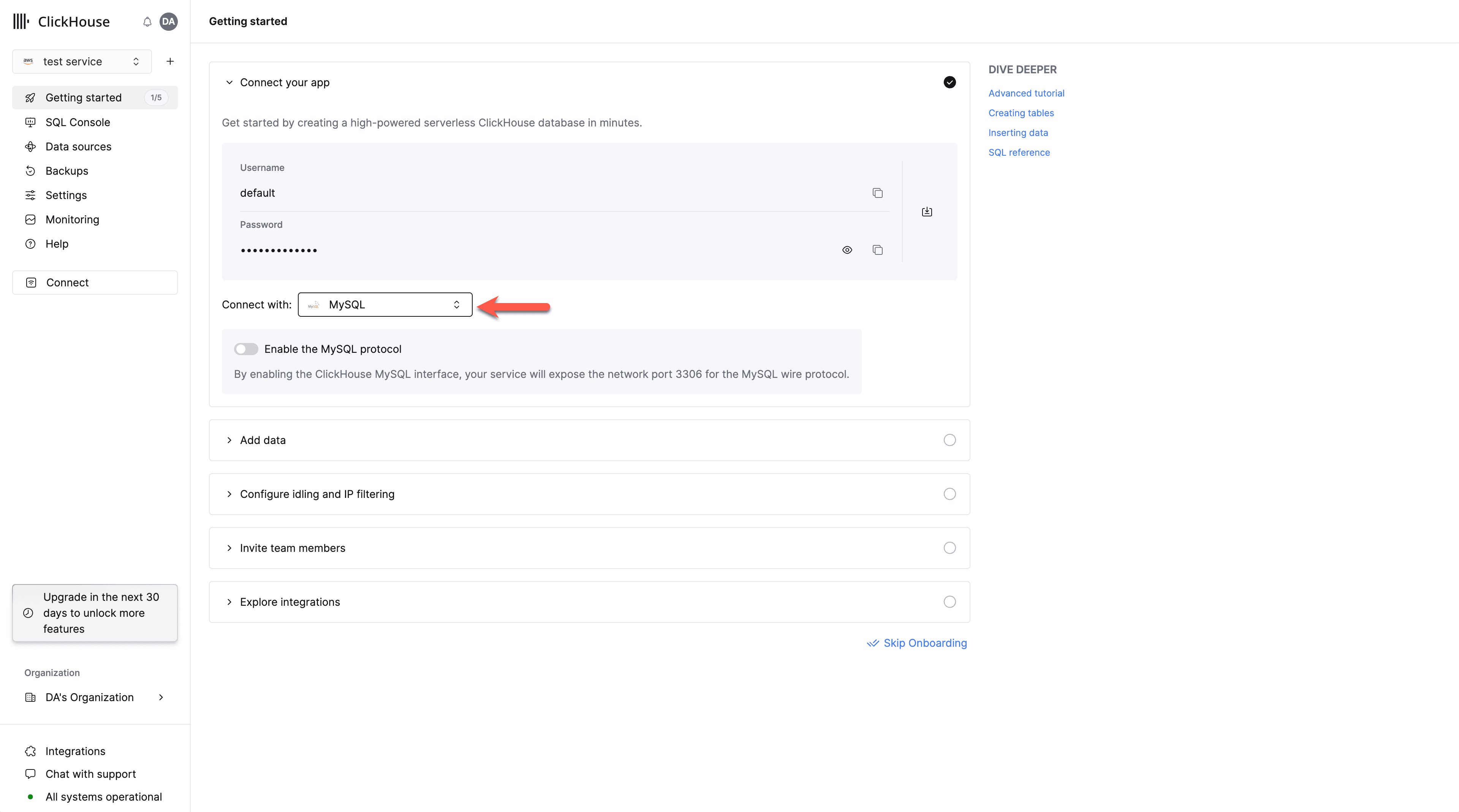 显示 MySQL 接口选择下拉列表的 ClickHouse Cloud 凭据页面