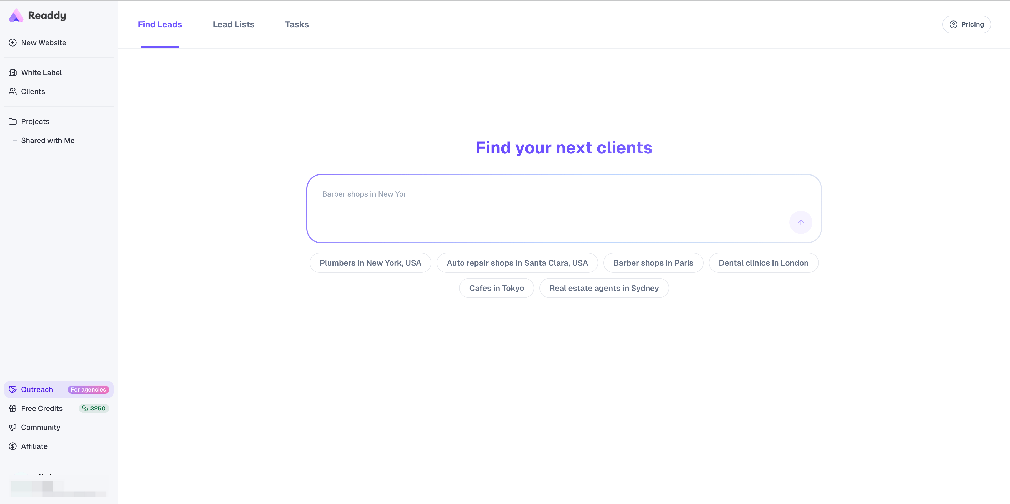 Lead Finder home screen with prompt examples
